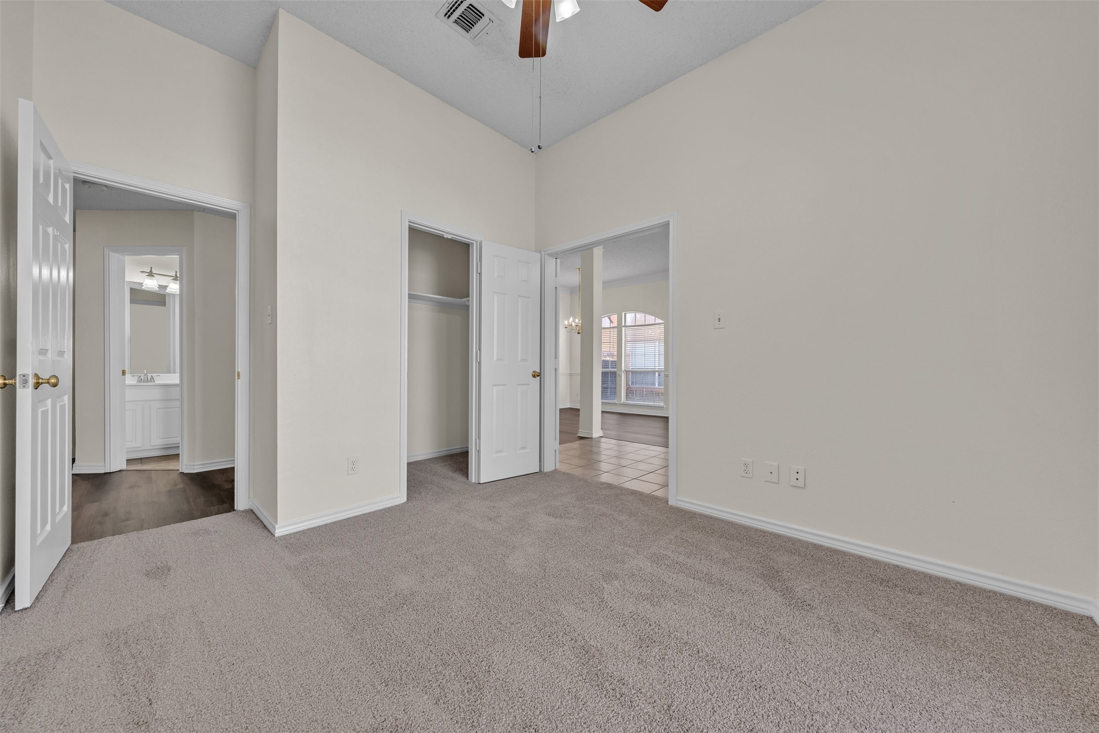 2202 Richmond Circle