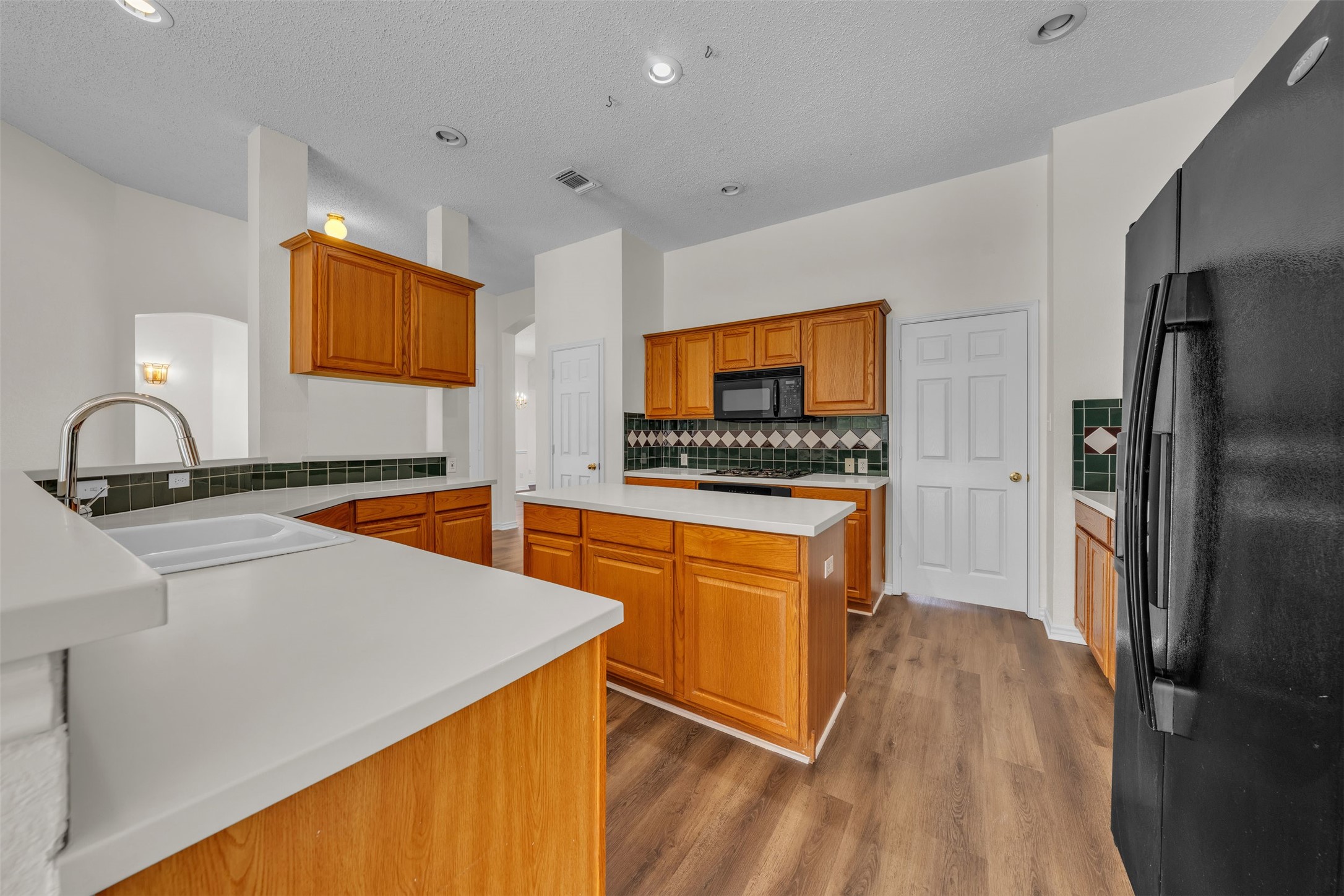 2202 Richmond Circle