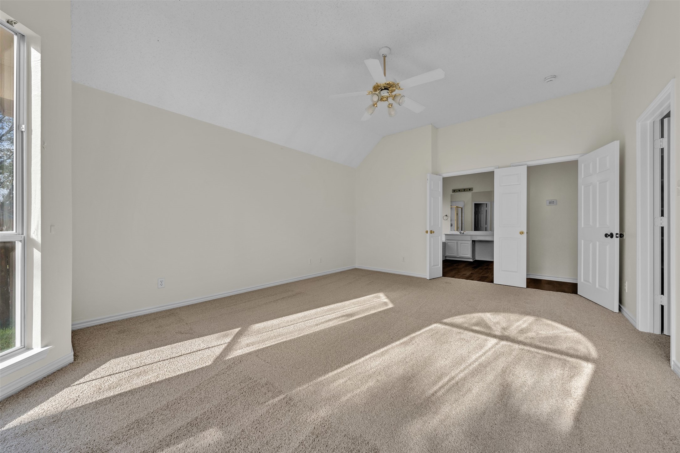 2202 Richmond Circle