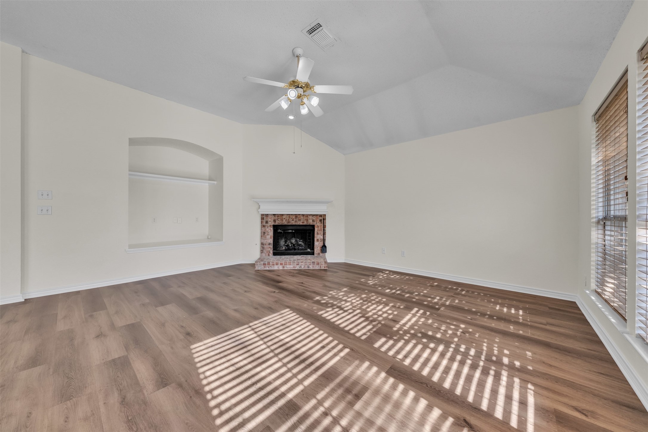 2202 Richmond Circle