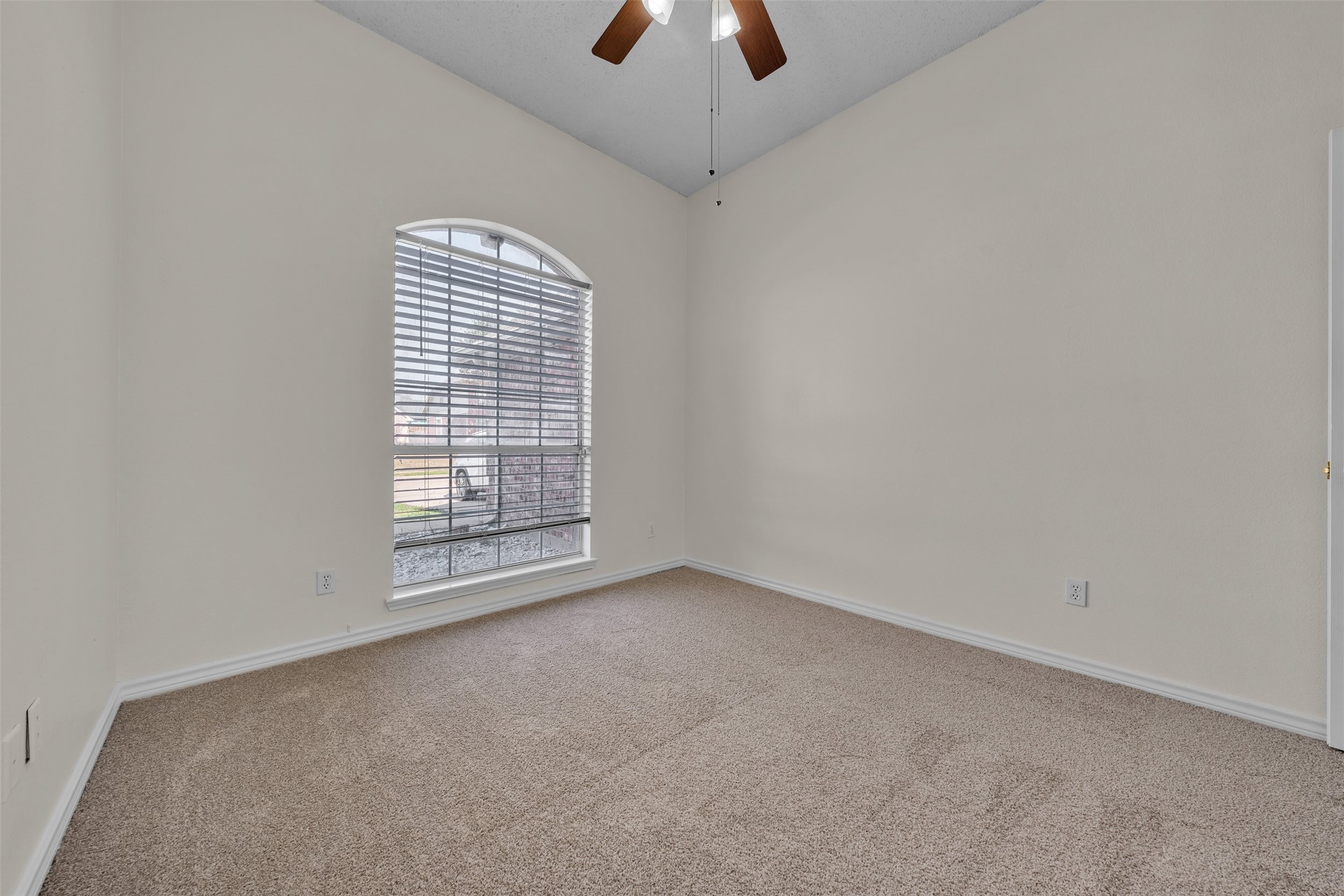 2202 Richmond Circle