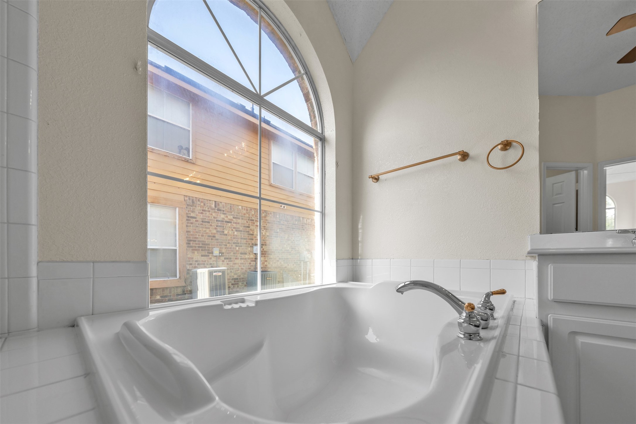 2202 Richmond Circle