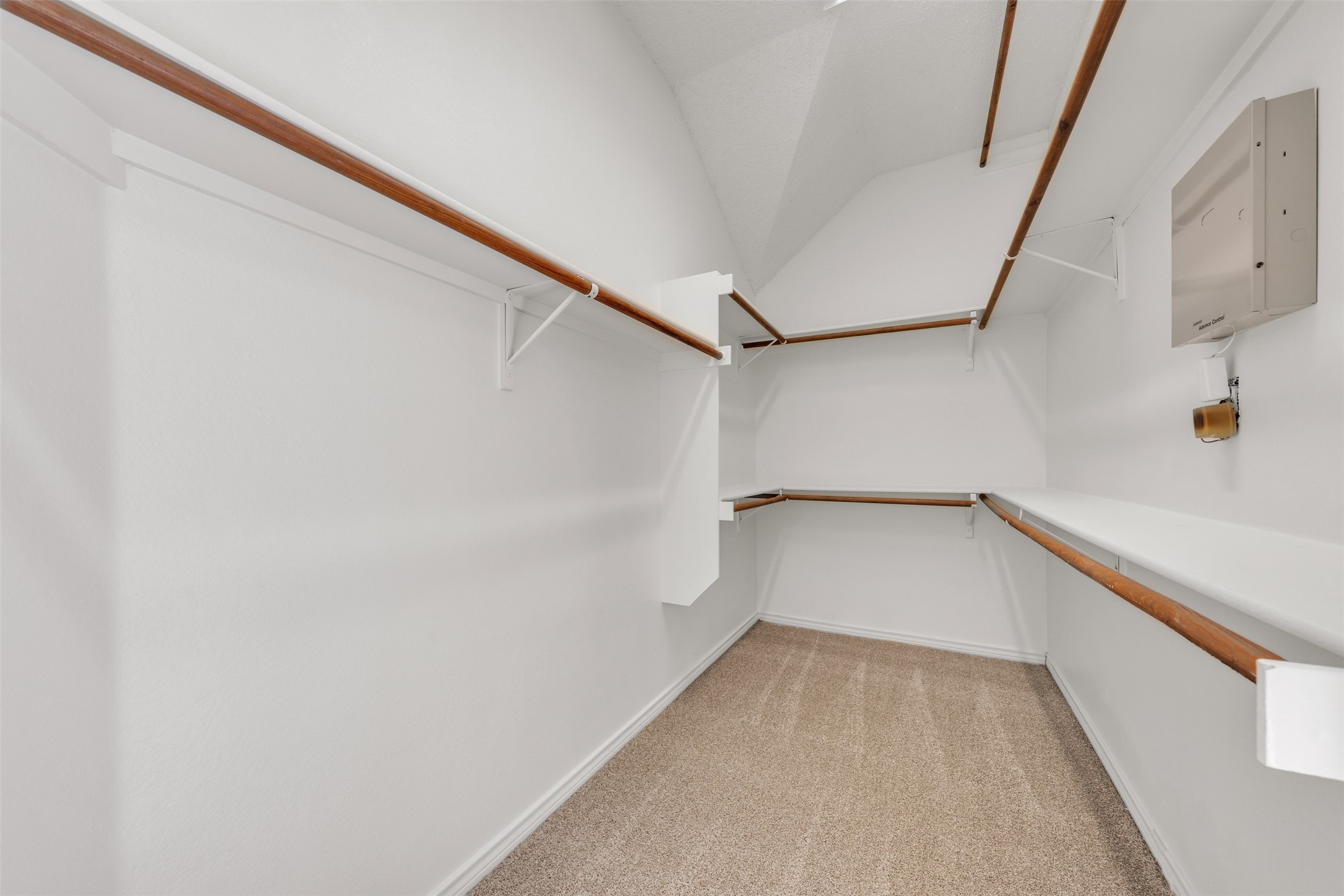 2202 Richmond Circle