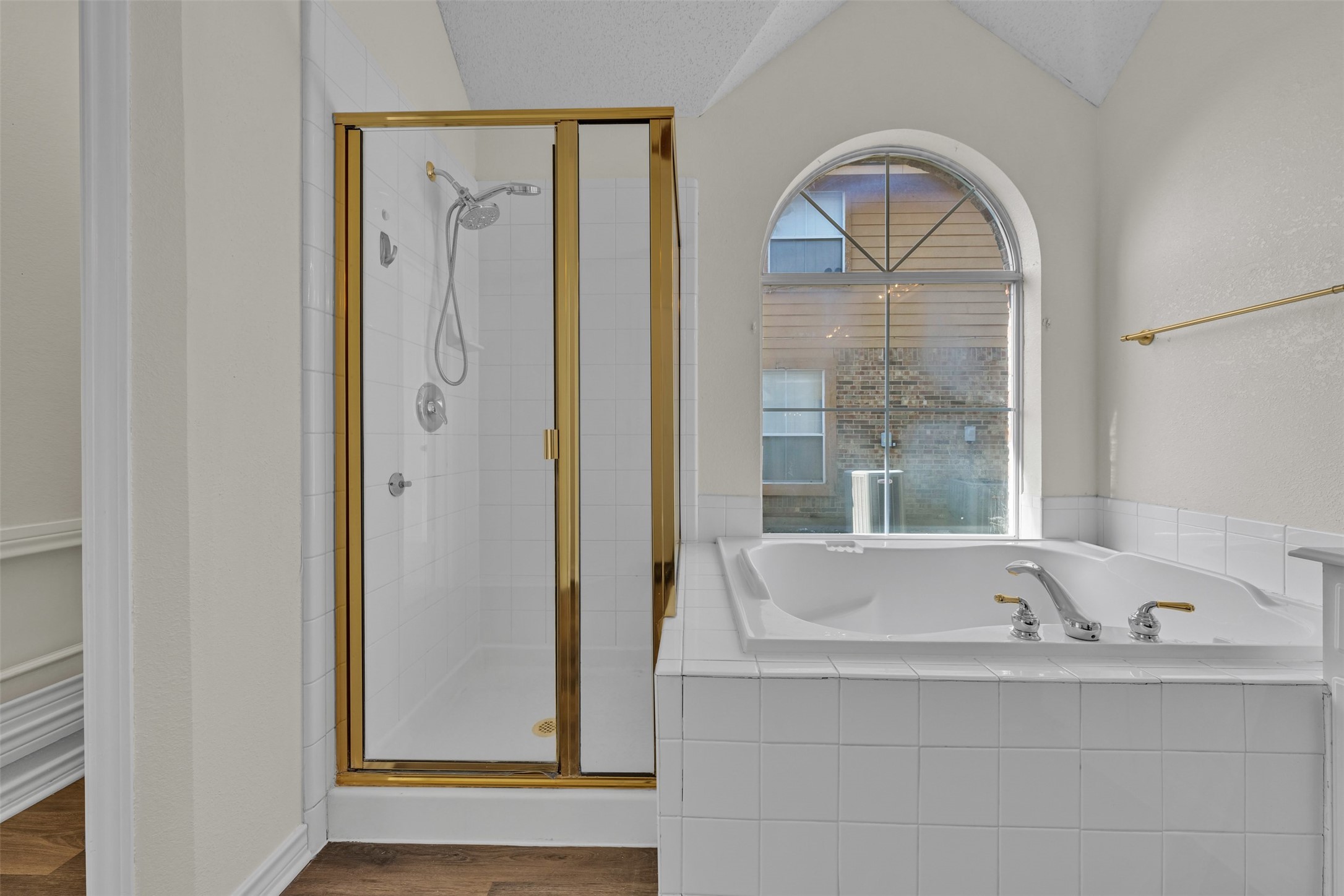 2202 Richmond Circle