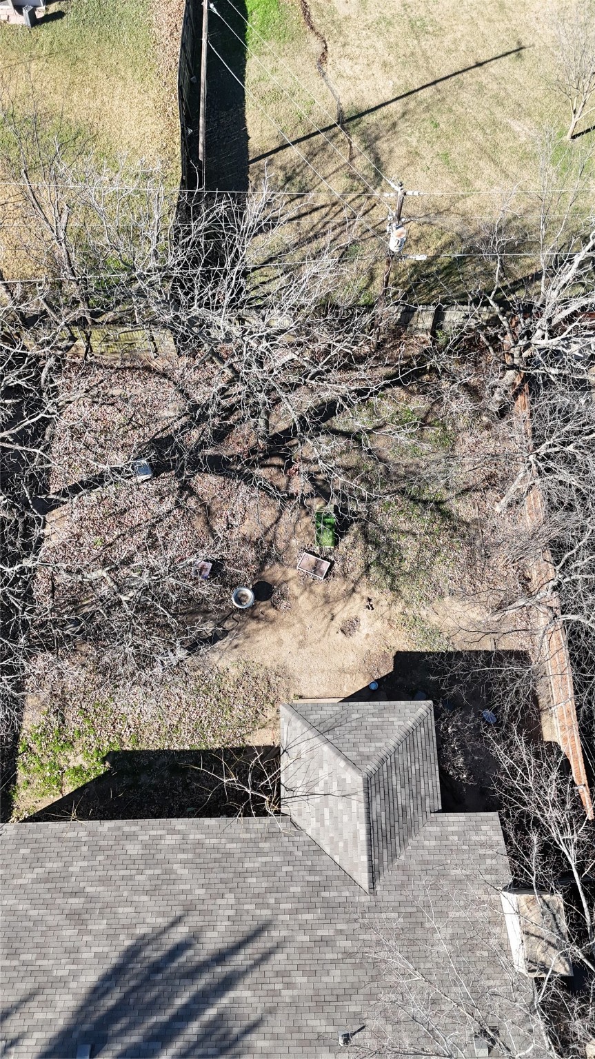 1605 Woodside Lane E