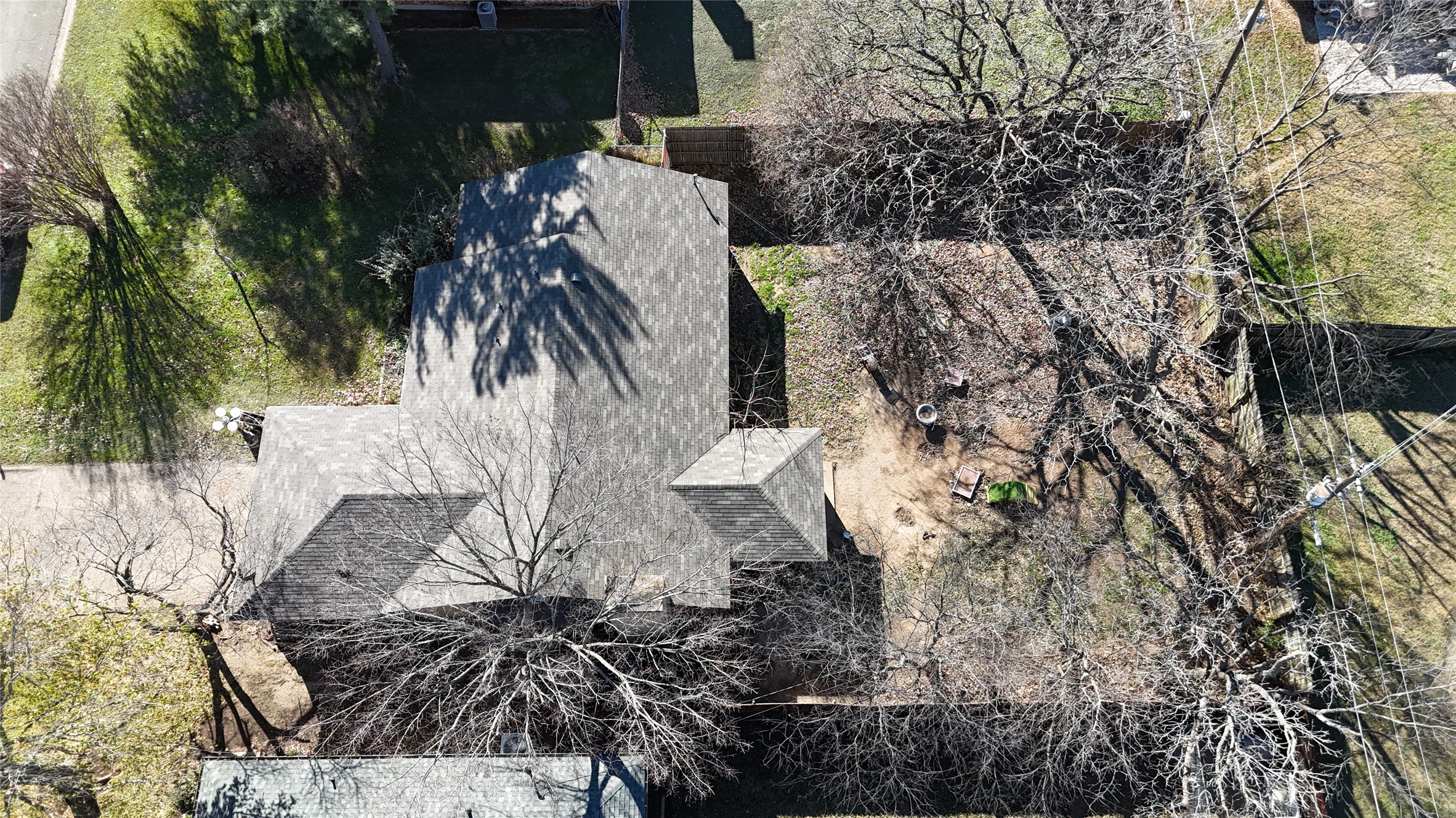 1605 Woodside Lane E