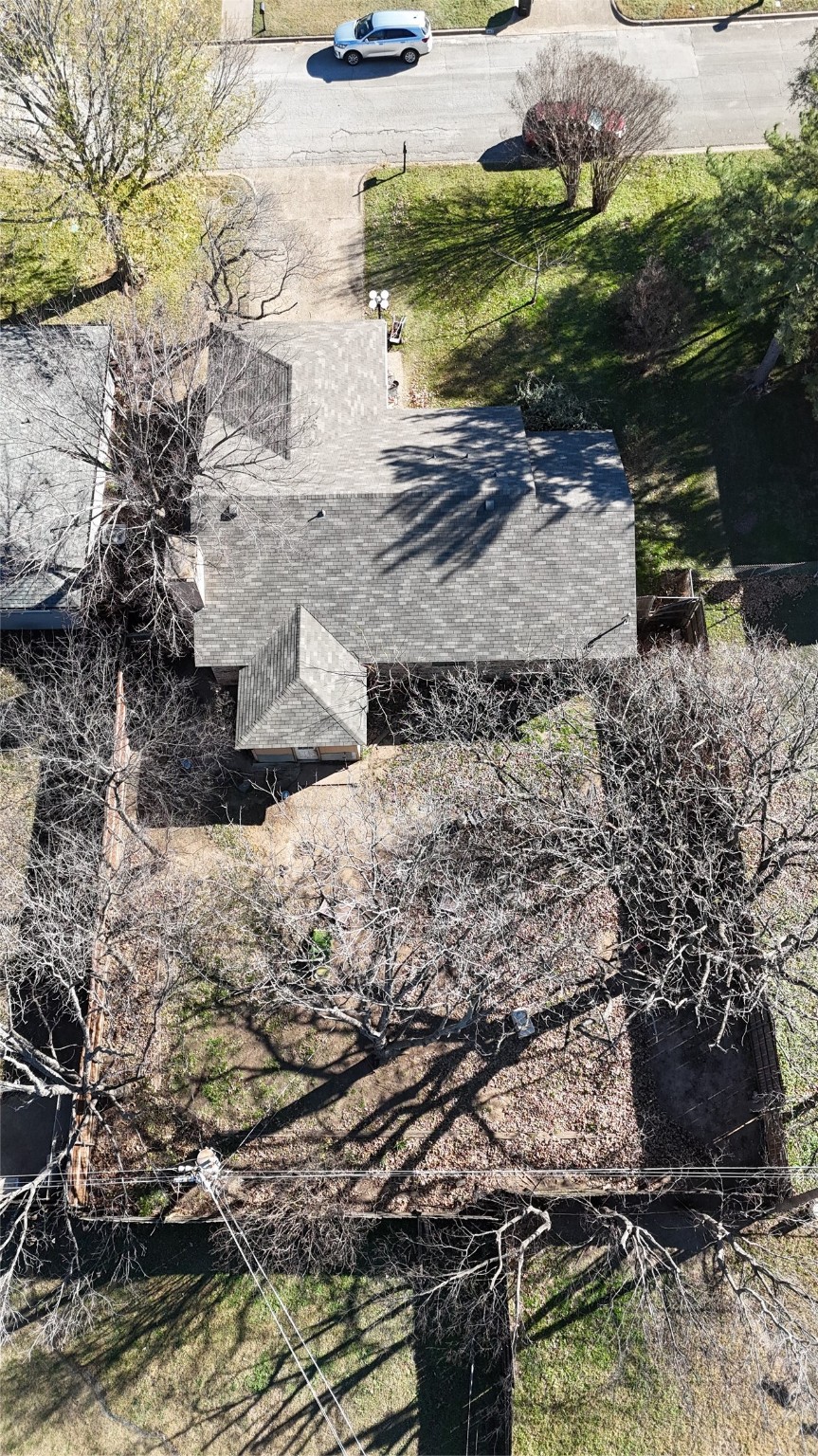 1605 Woodside Lane E