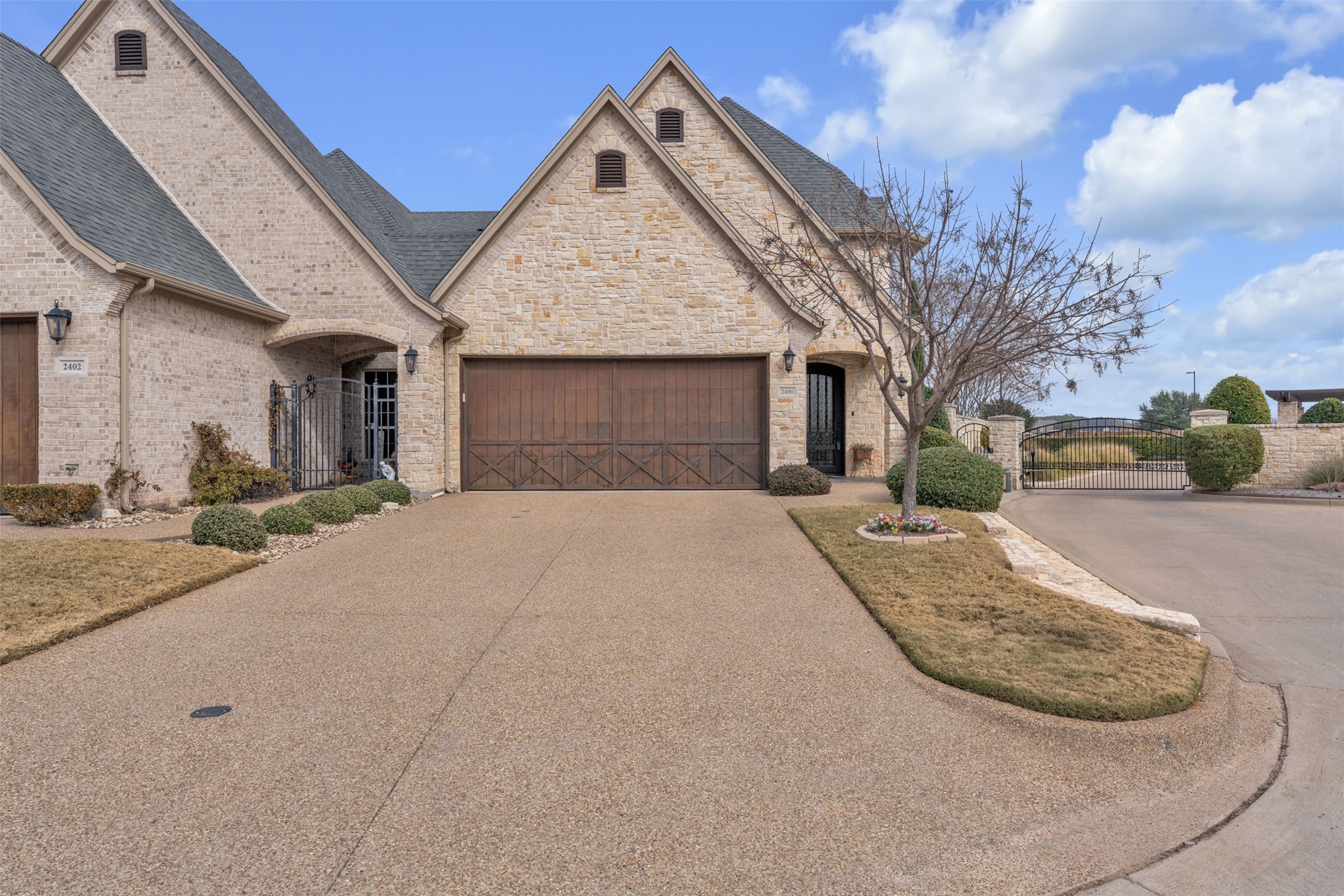 2400 Vineyard Drive