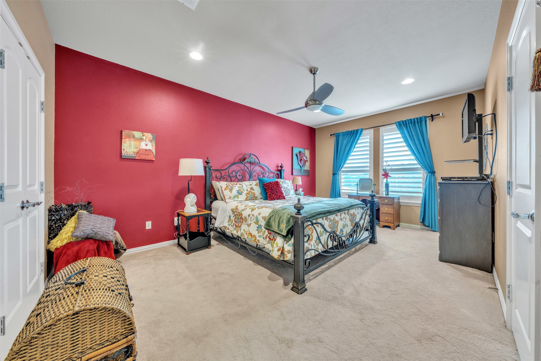 2400 Vineyard Drive