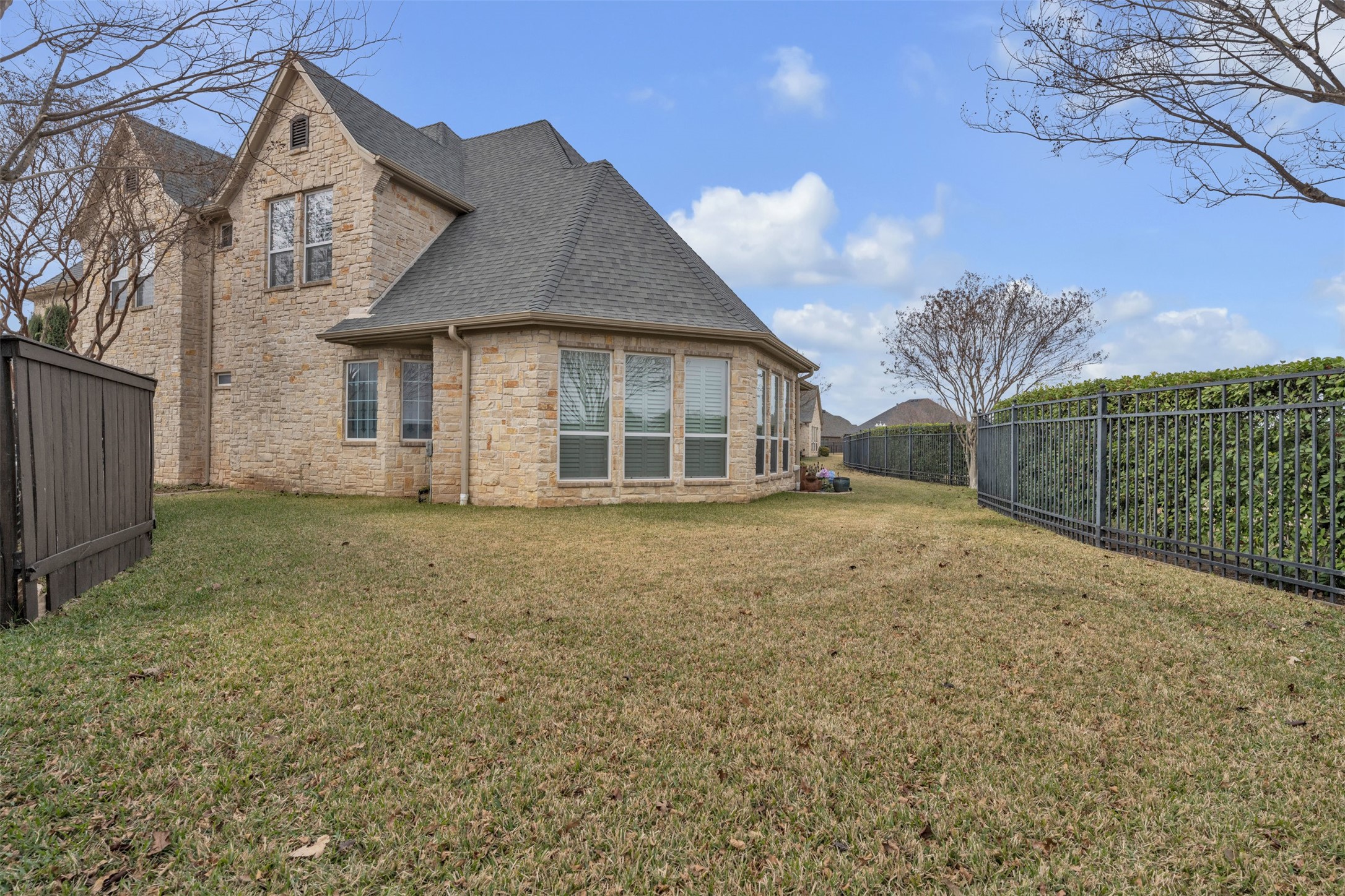 2400 Vineyard Drive