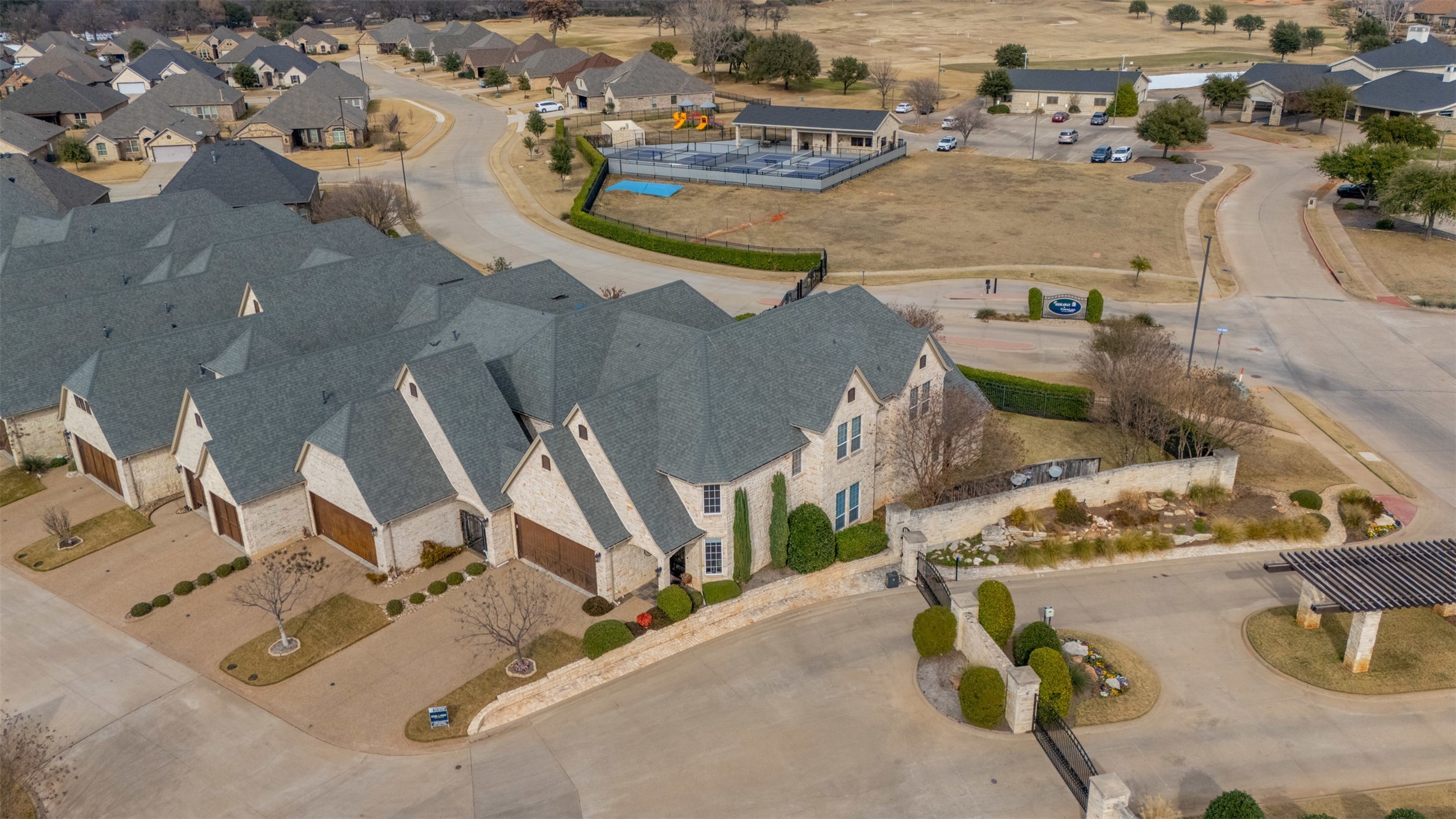 2400 Vineyard Drive