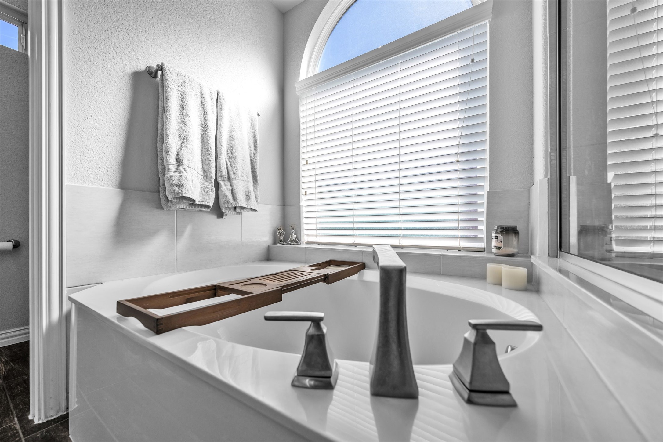 900 Netherfield Parkway