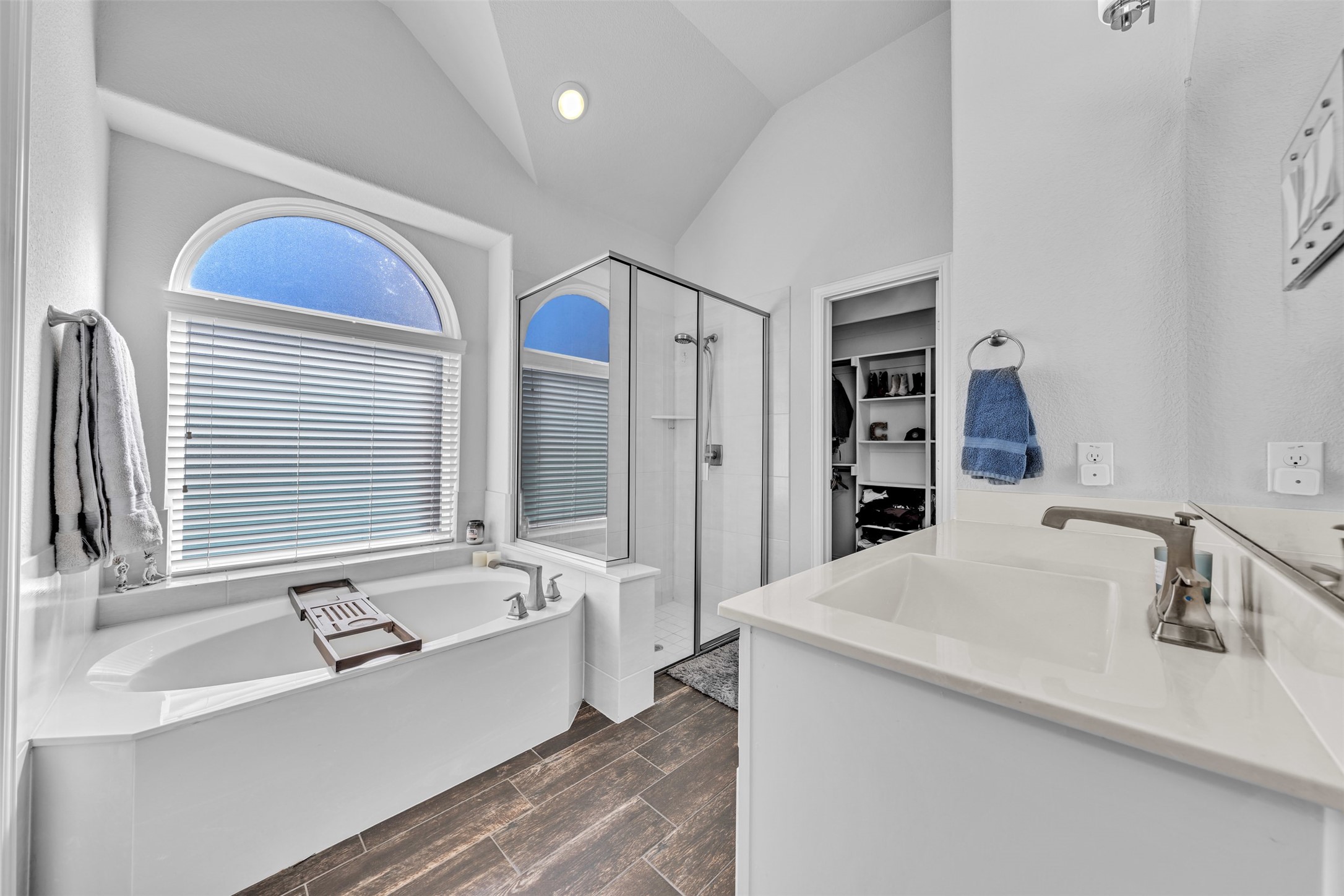 900 Netherfield Parkway