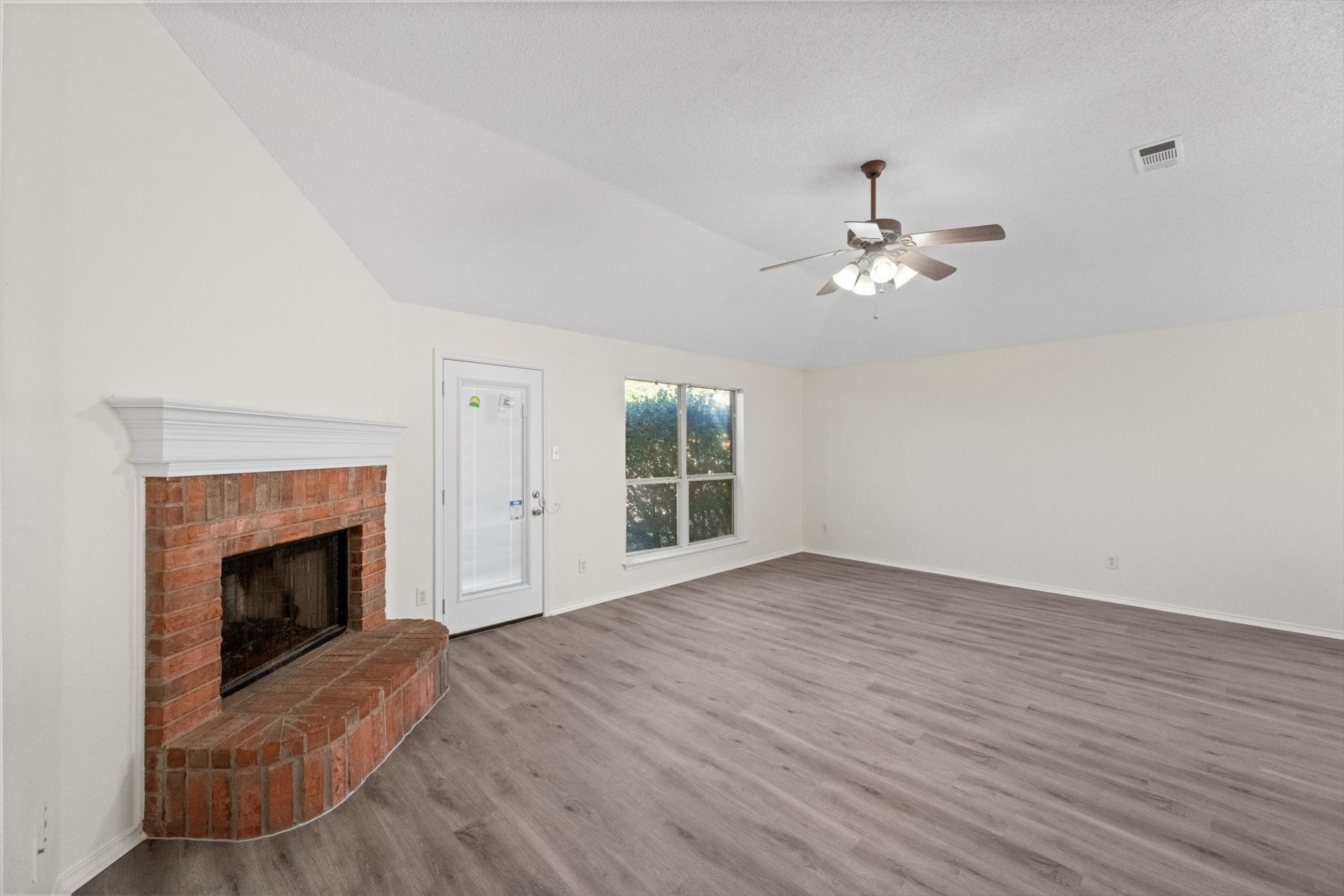 8008 Peregrine Trail