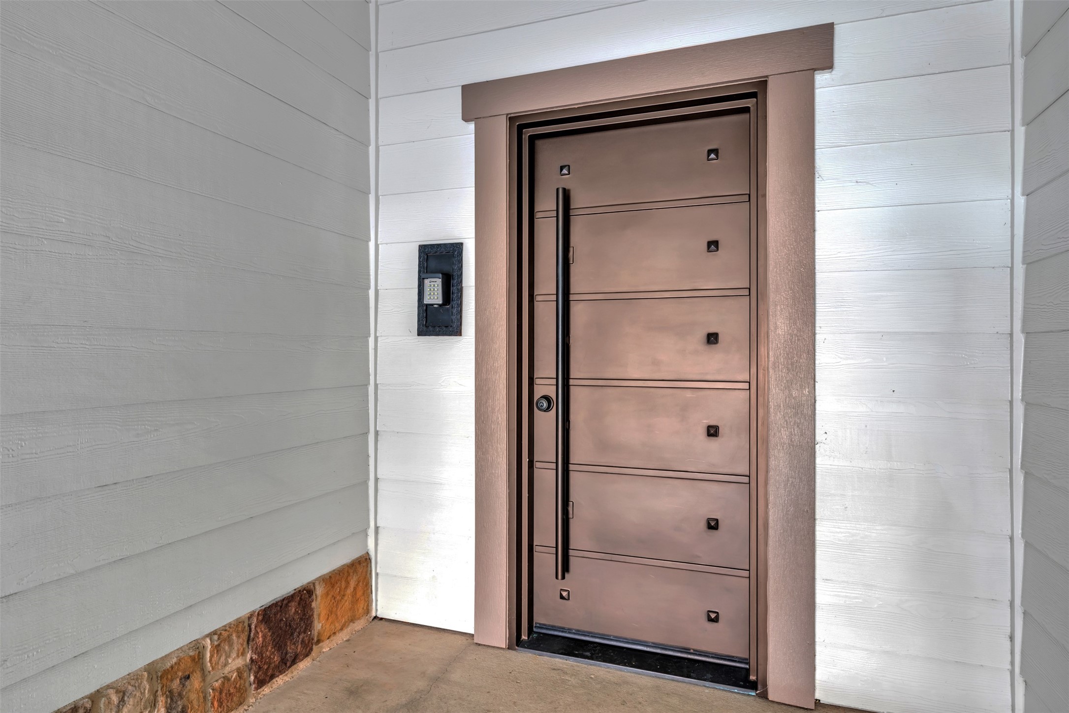 1025 W 10th Street 2105