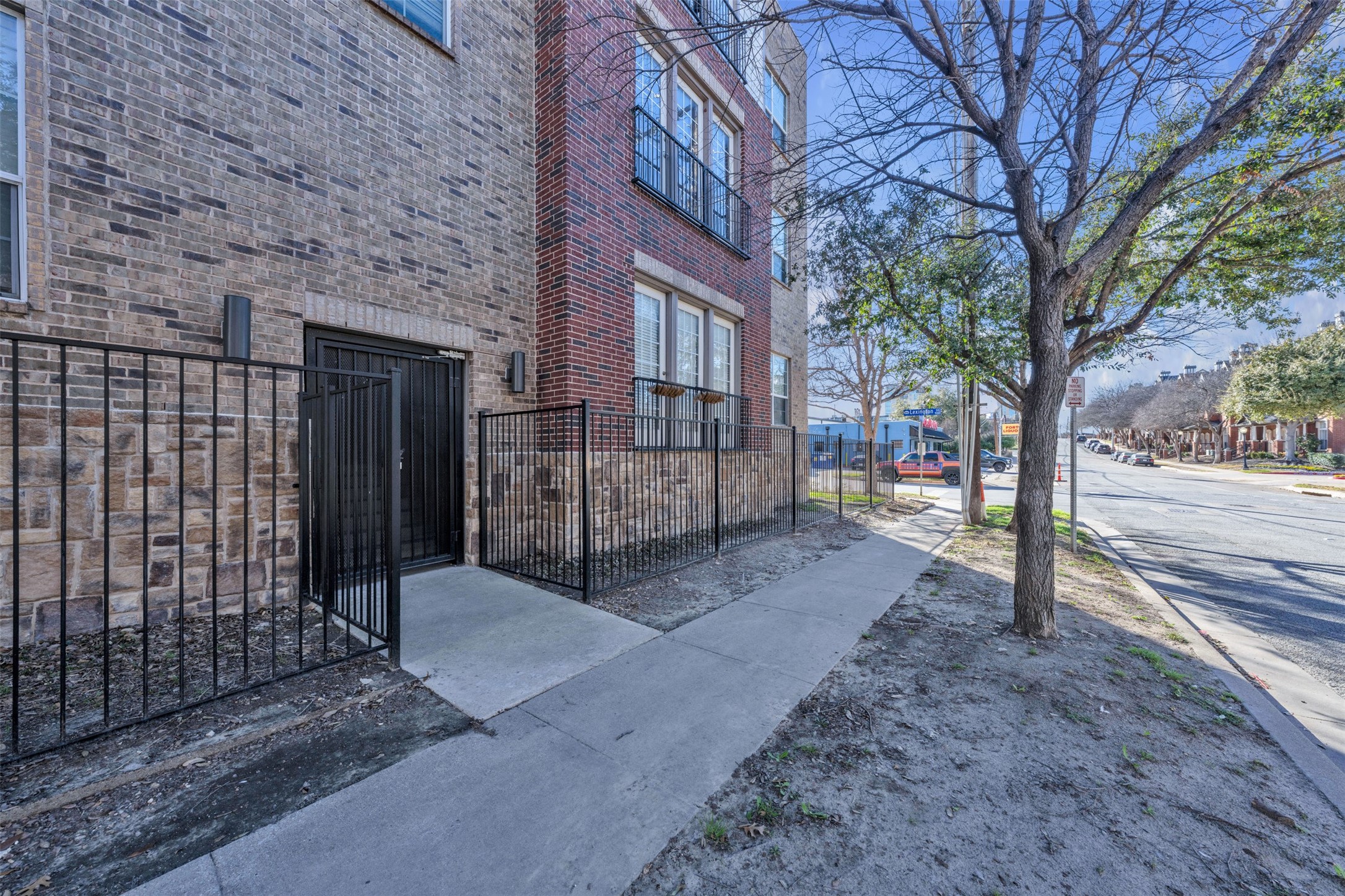 1025 W 10th Street 2105