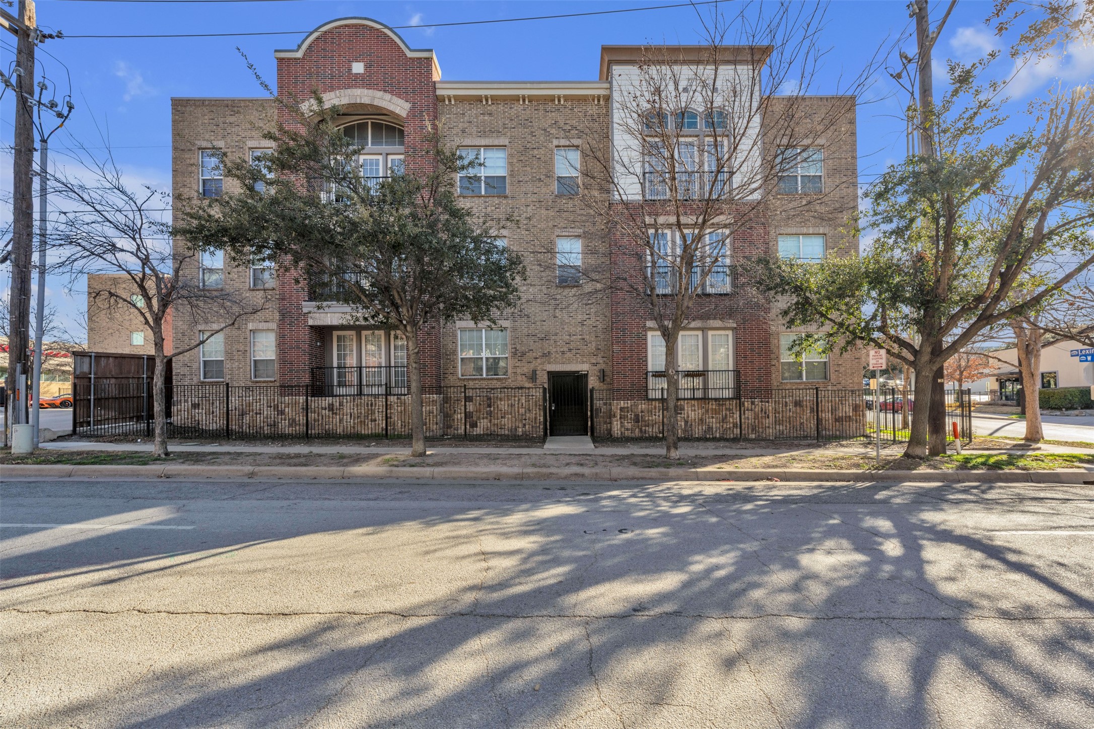 1025 W 10th Street 2105