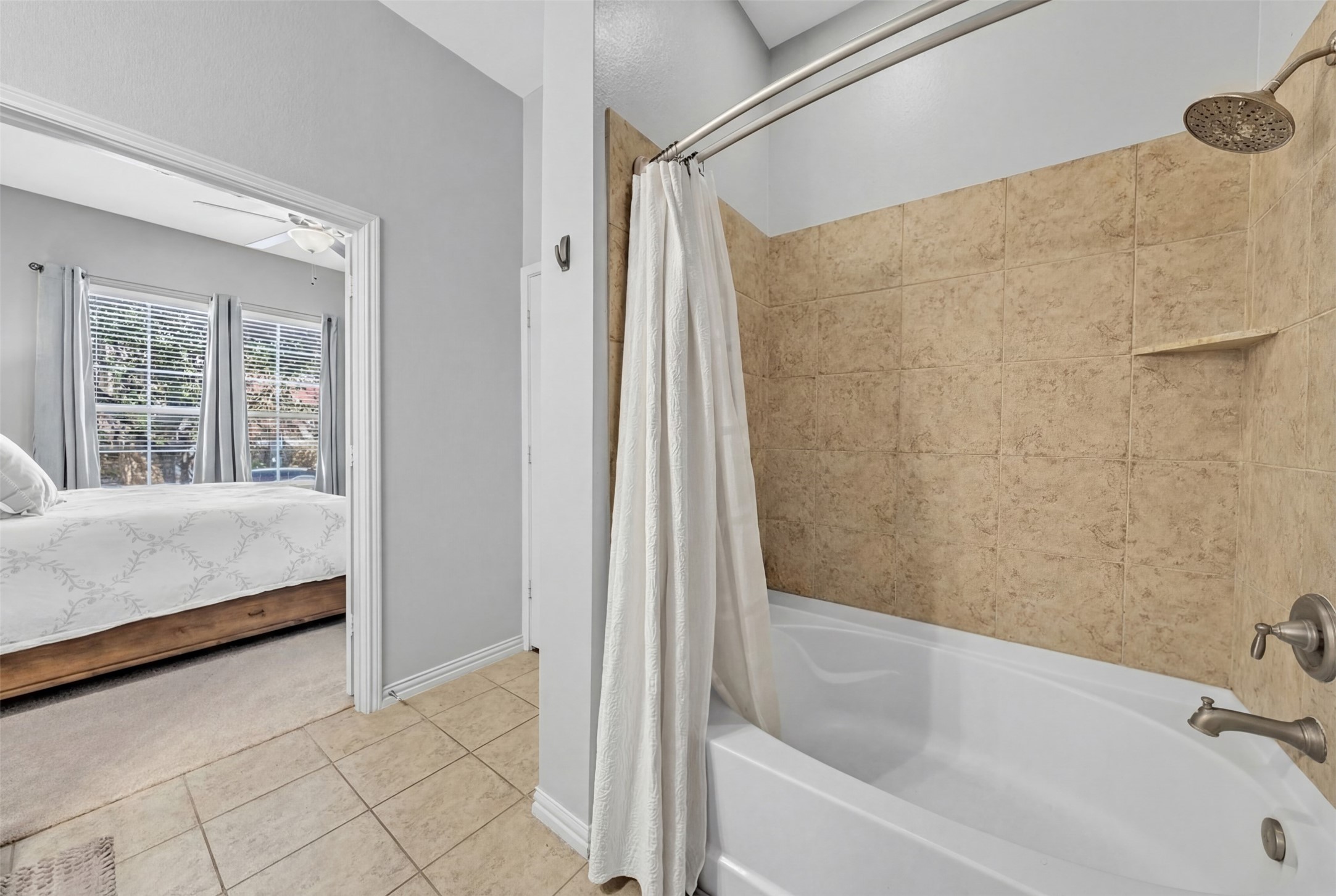 1025 W 10th Street 2105