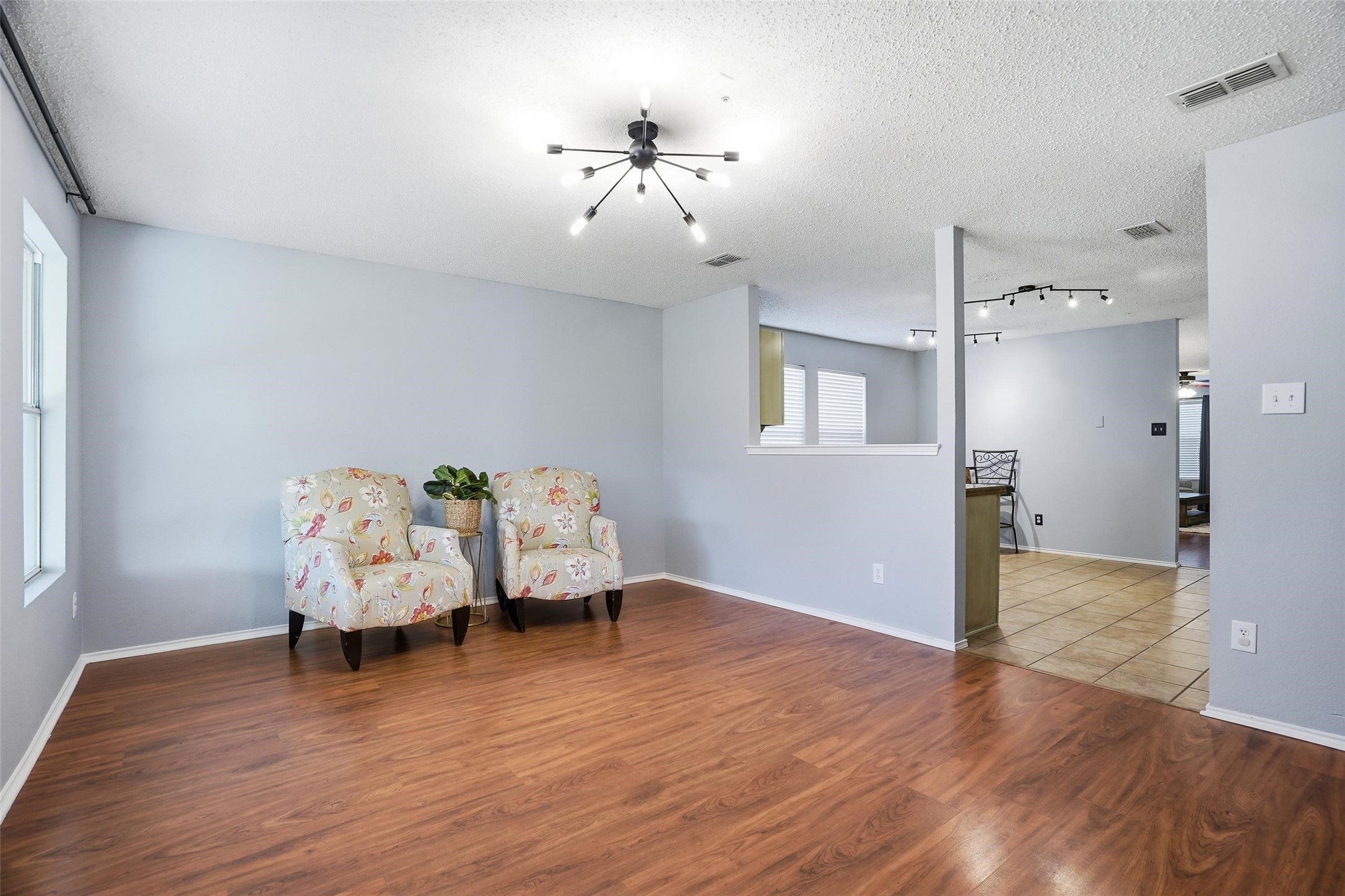 521 Oriel Circle