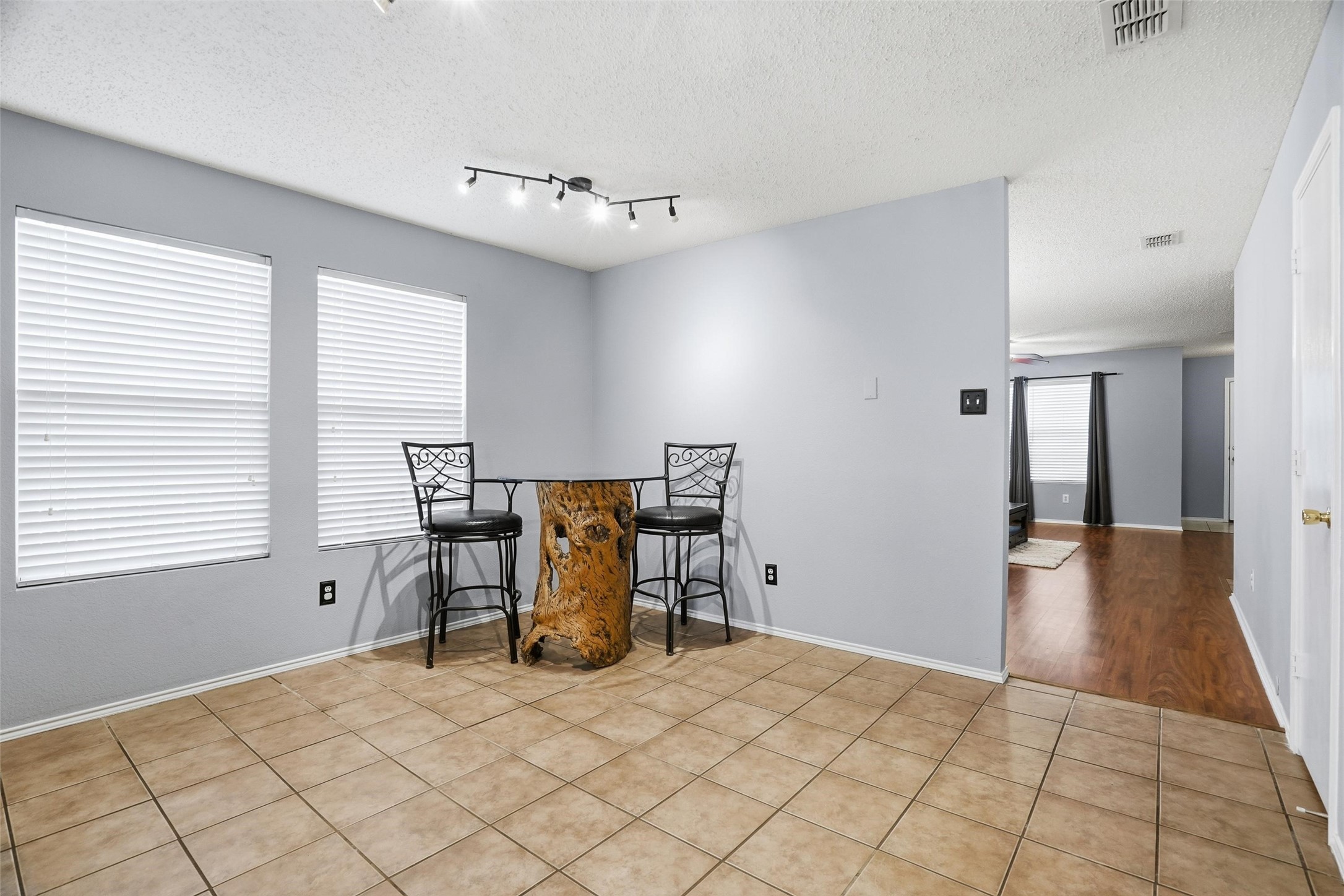 521 Oriel Circle