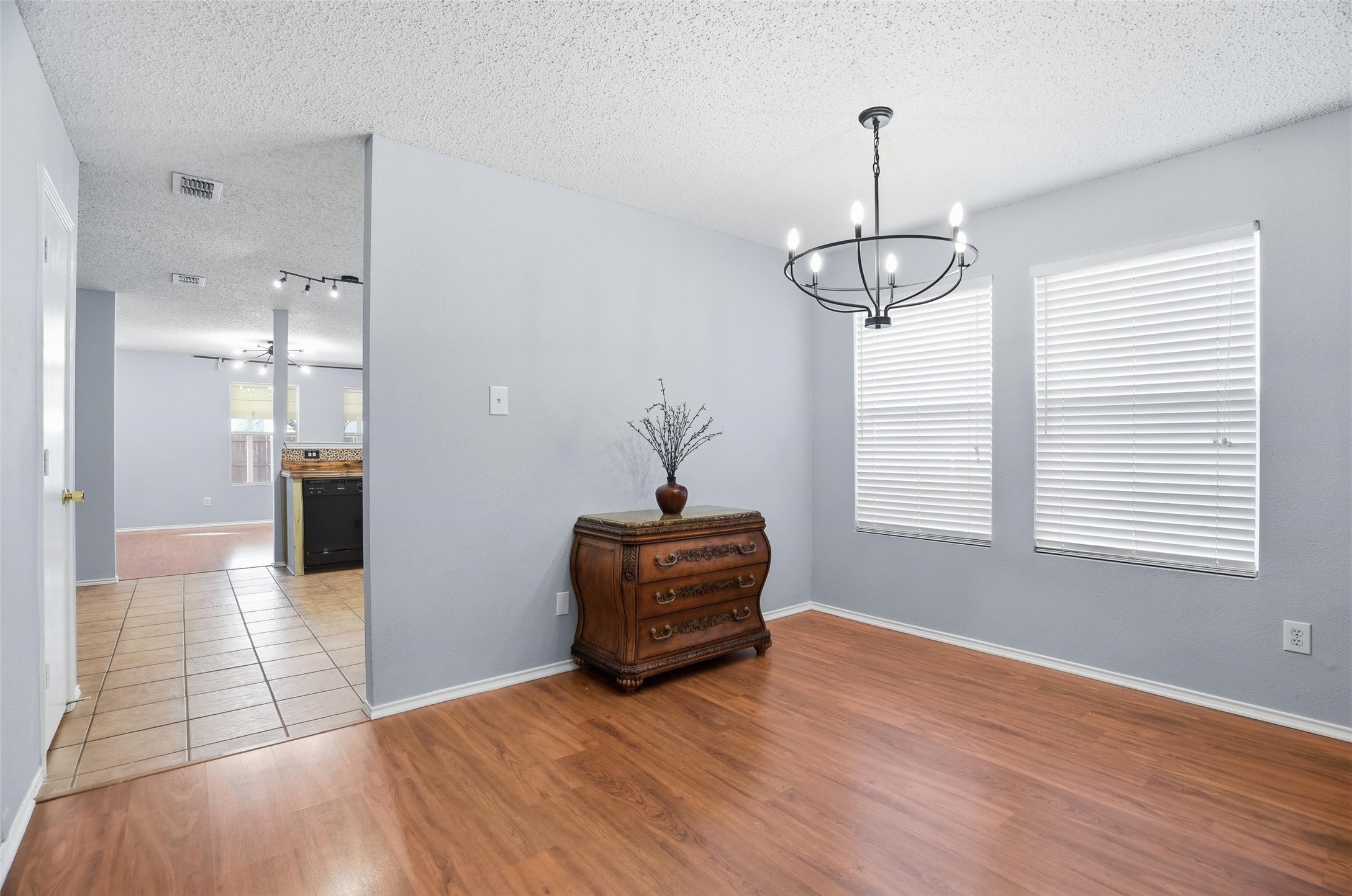 521 Oriel Circle