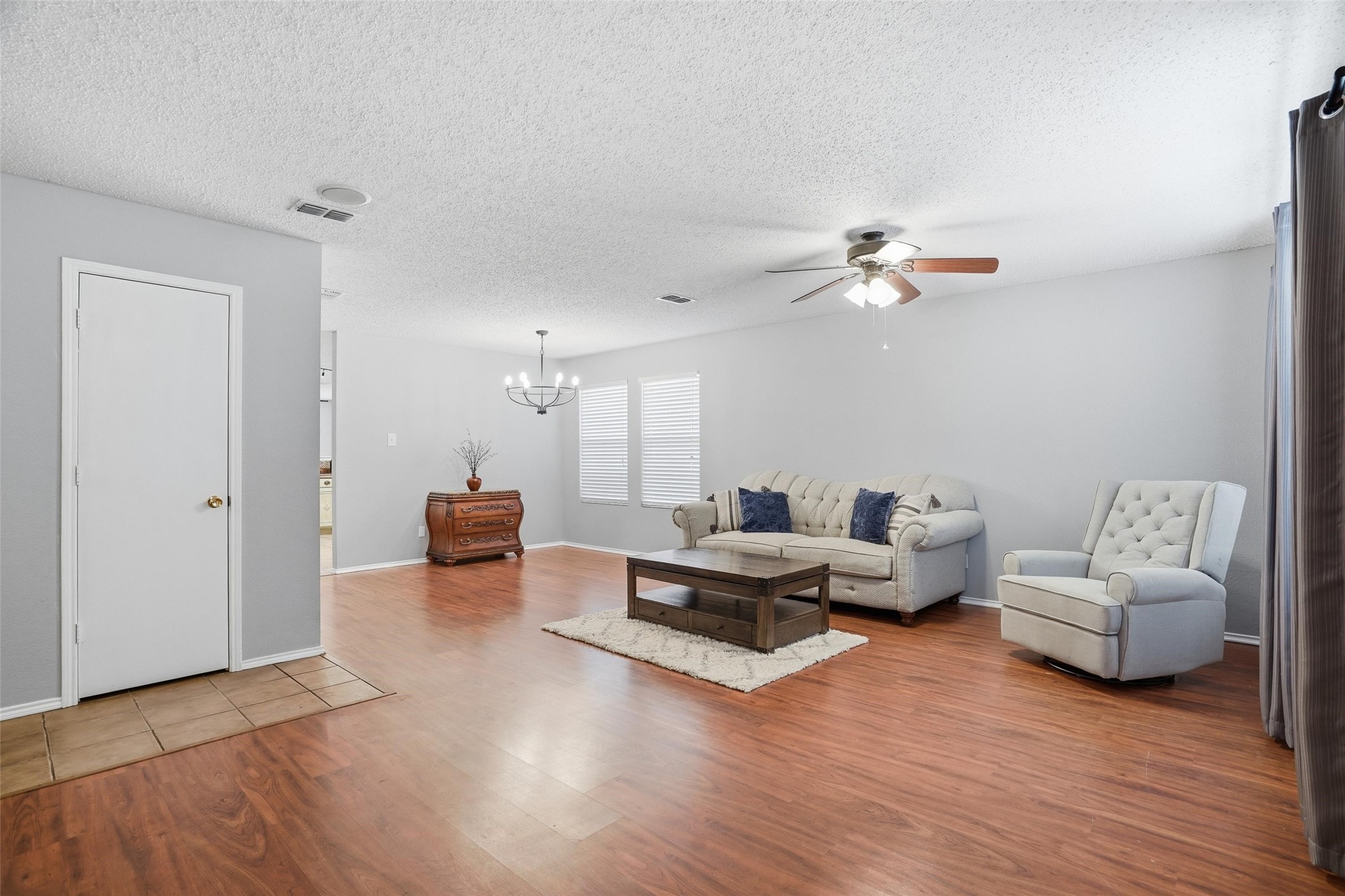 521 Oriel Circle
