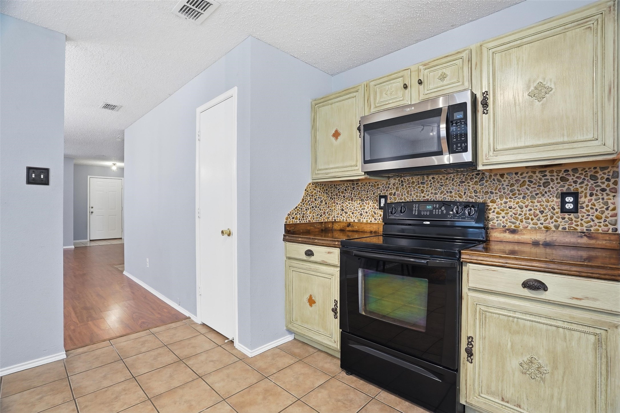 521 Oriel Circle