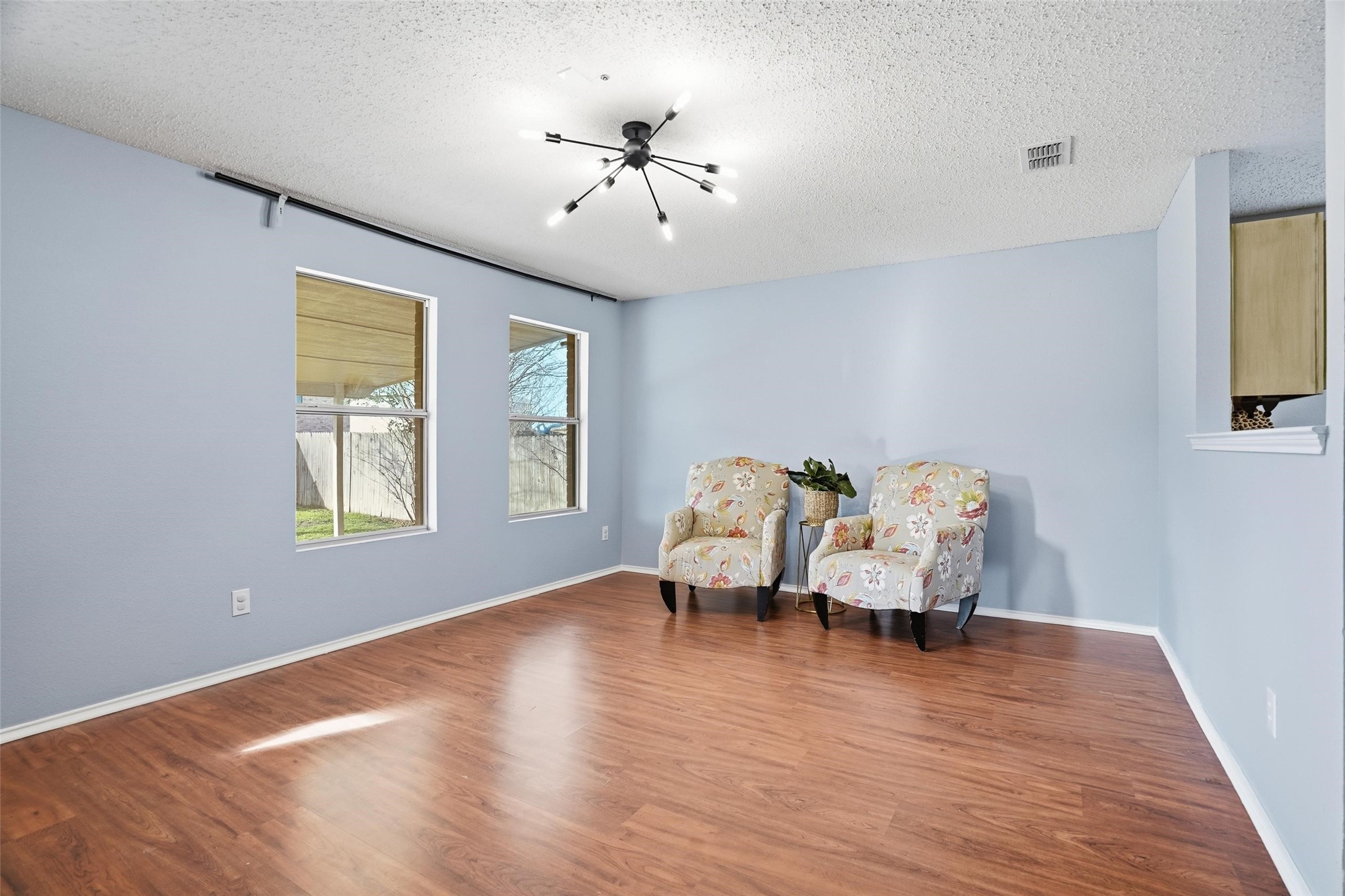 521 Oriel Circle