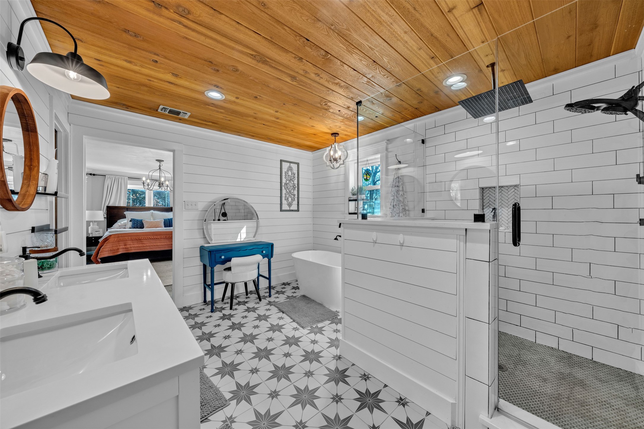 5632 Private Road 2299