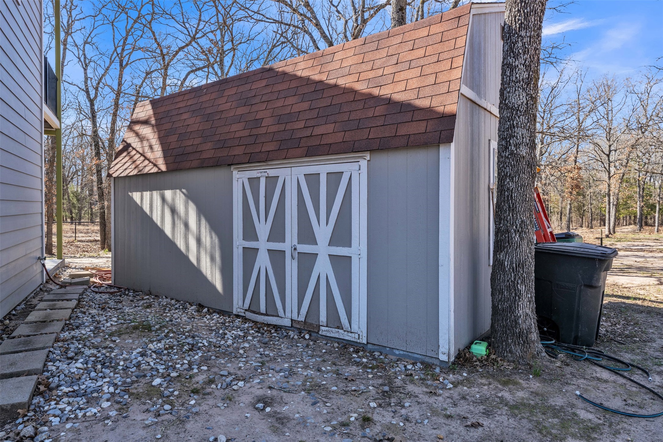 5632 Private Road 2299