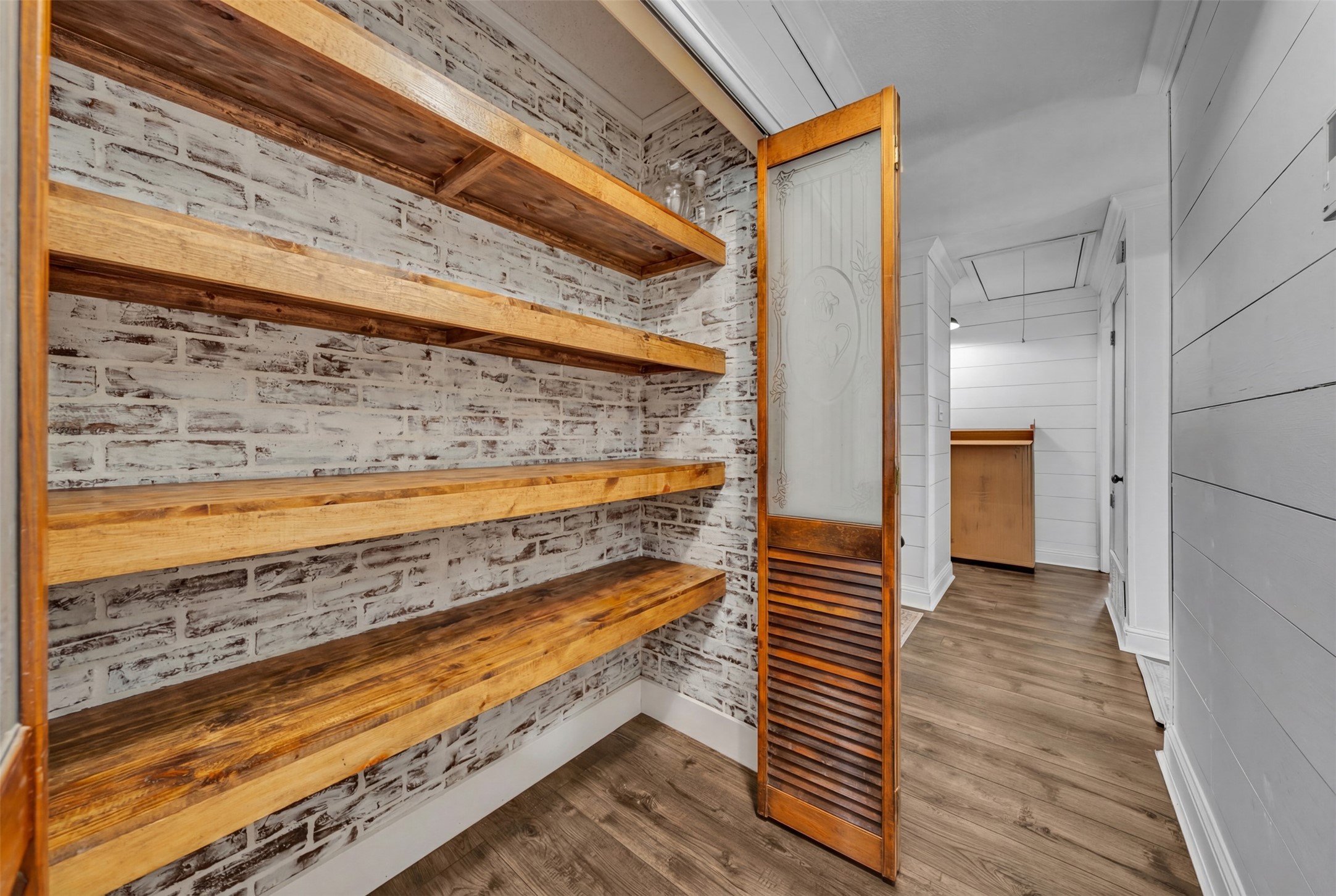 5632 Private Road 2299