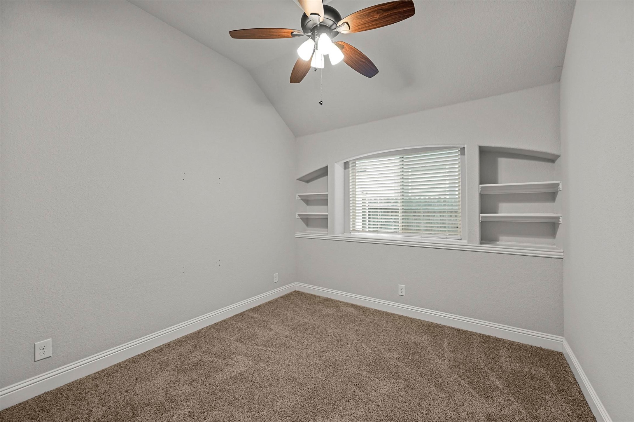 1124 Raptor Road