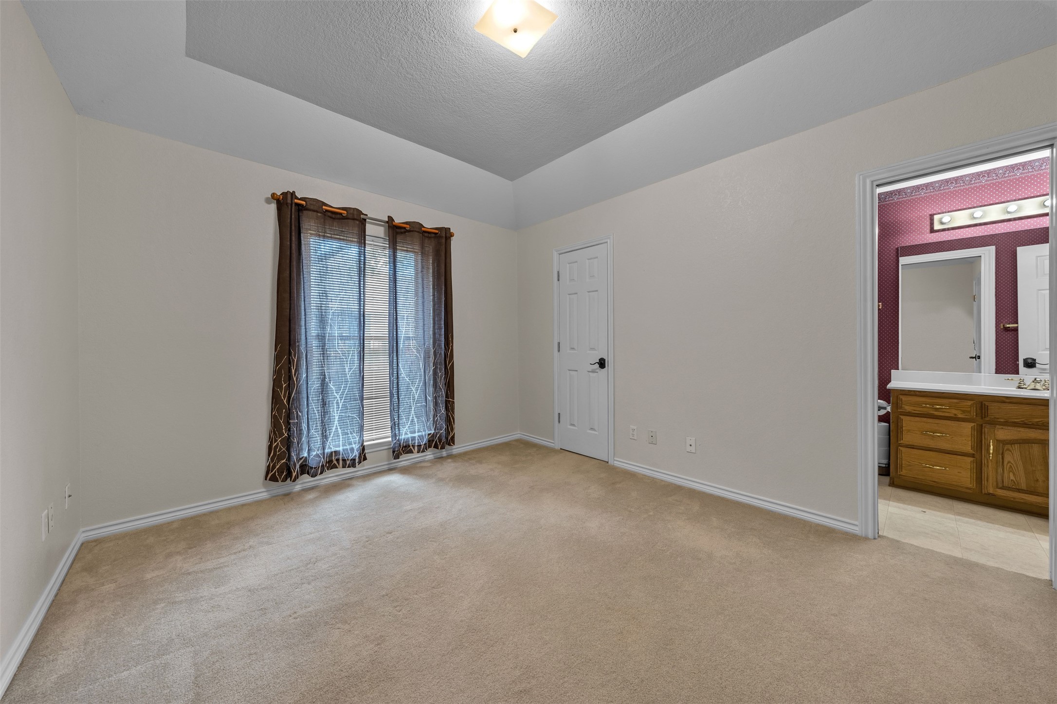 817 Turnberry Drive