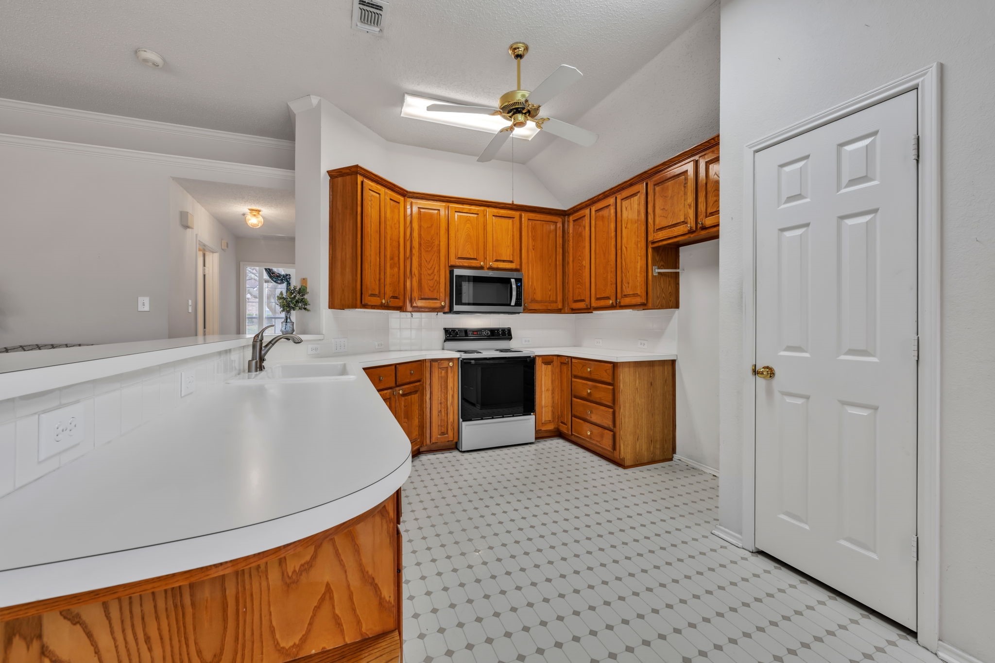 2214 Saint Albens Place