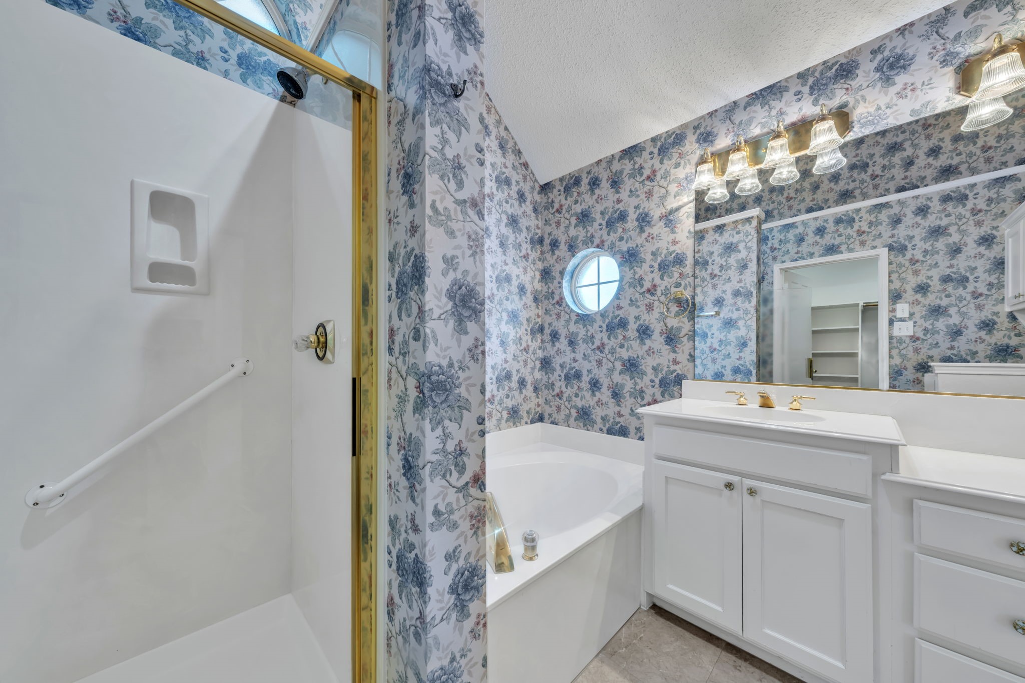 2214 Saint Albens Place