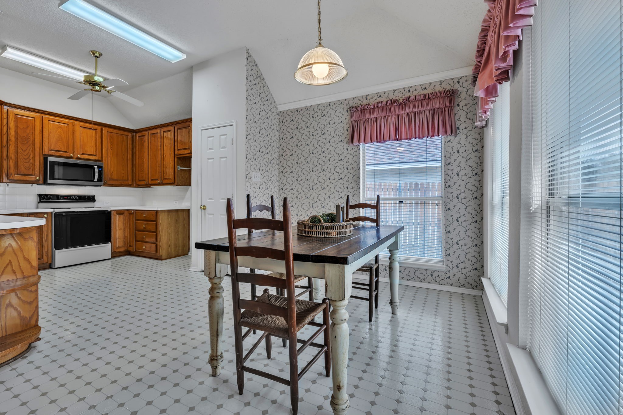 2214 Saint Albens Place