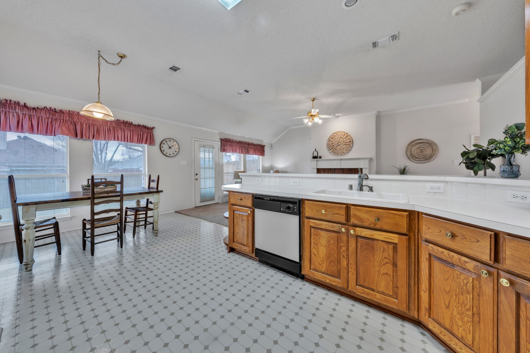 2214 Saint Albens Place