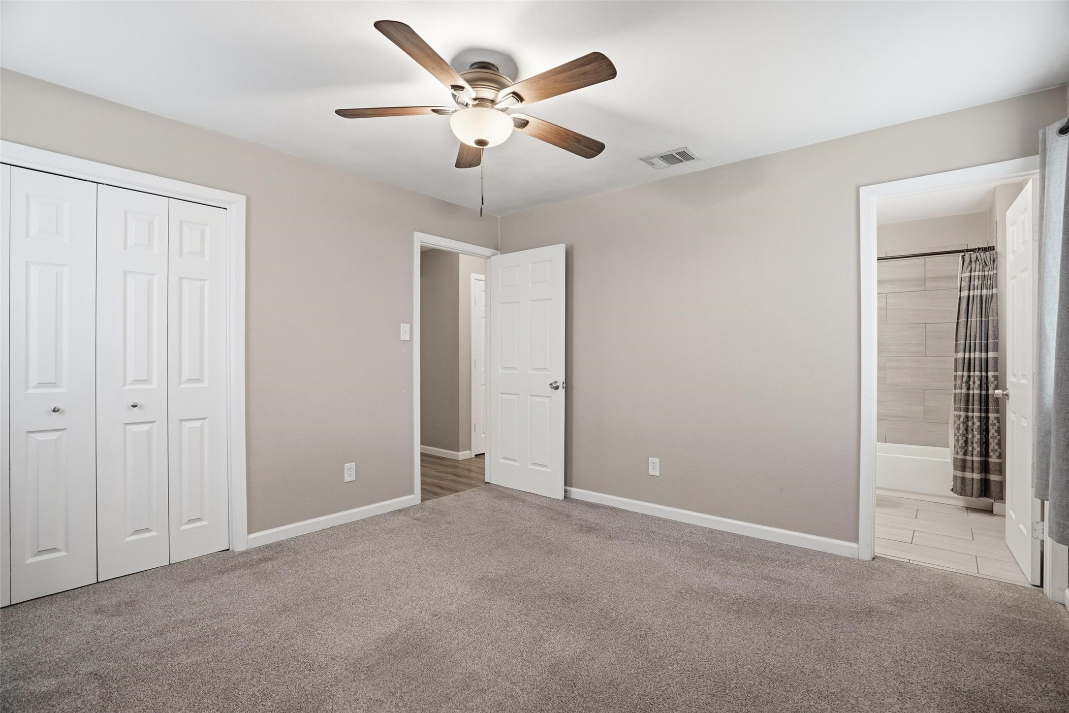 120 NW Suzanne Terrace