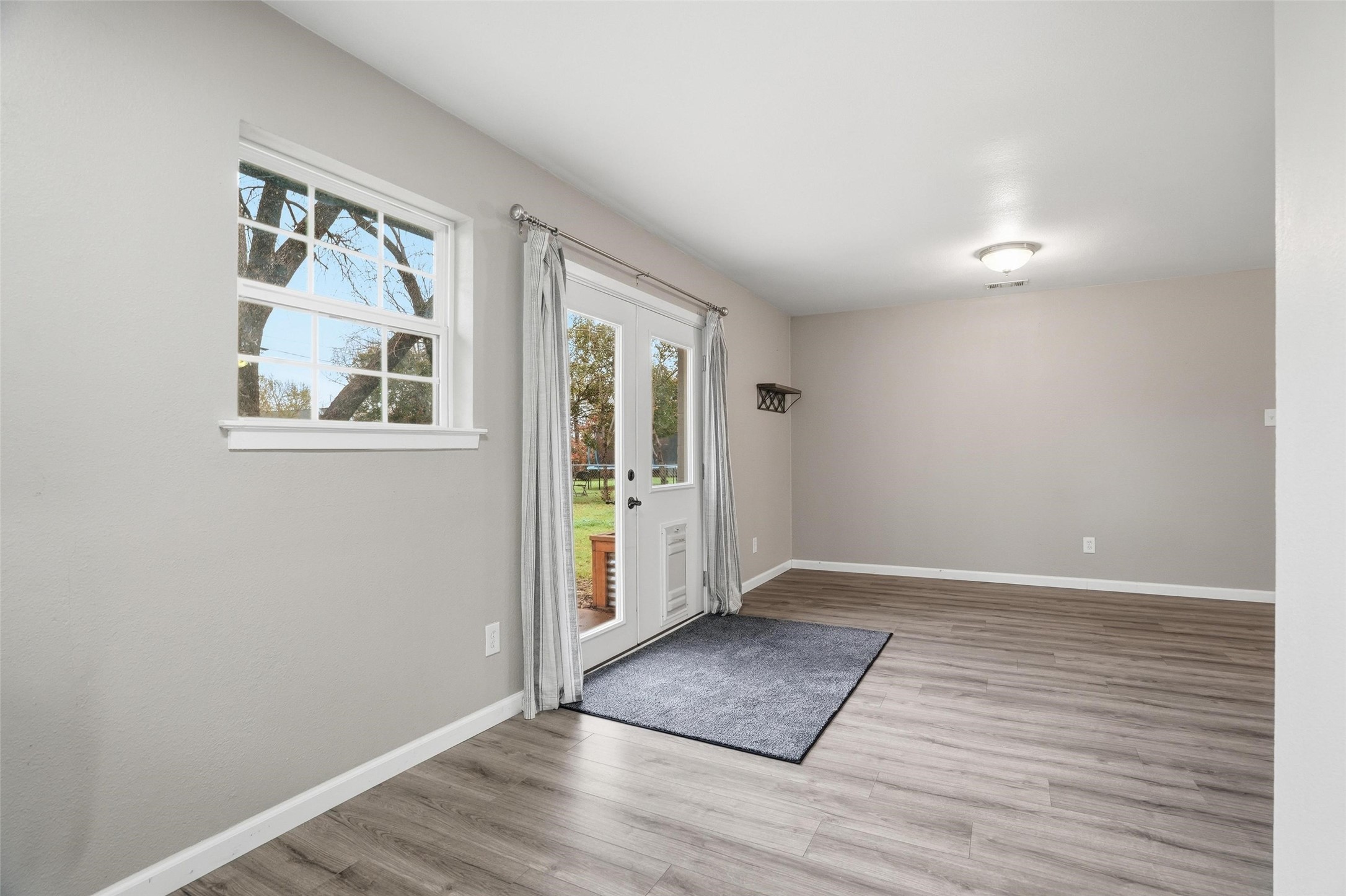 120 NW Suzanne Terrace