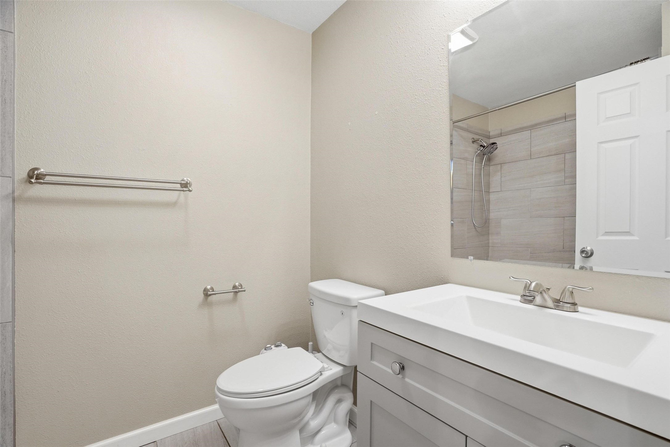 120 NW Suzanne Terrace