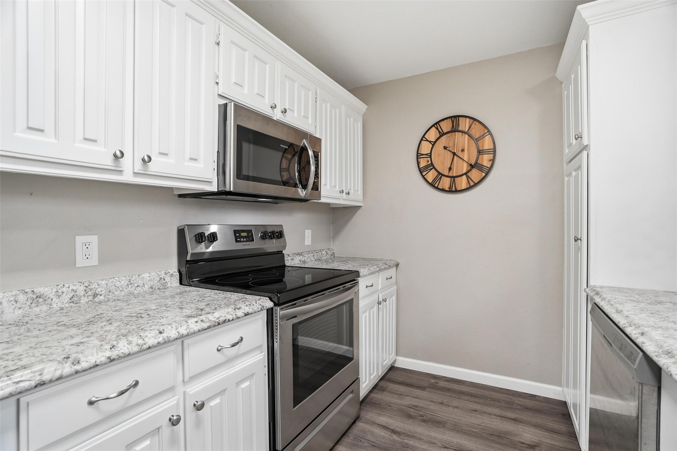 120 NW Suzanne Terrace