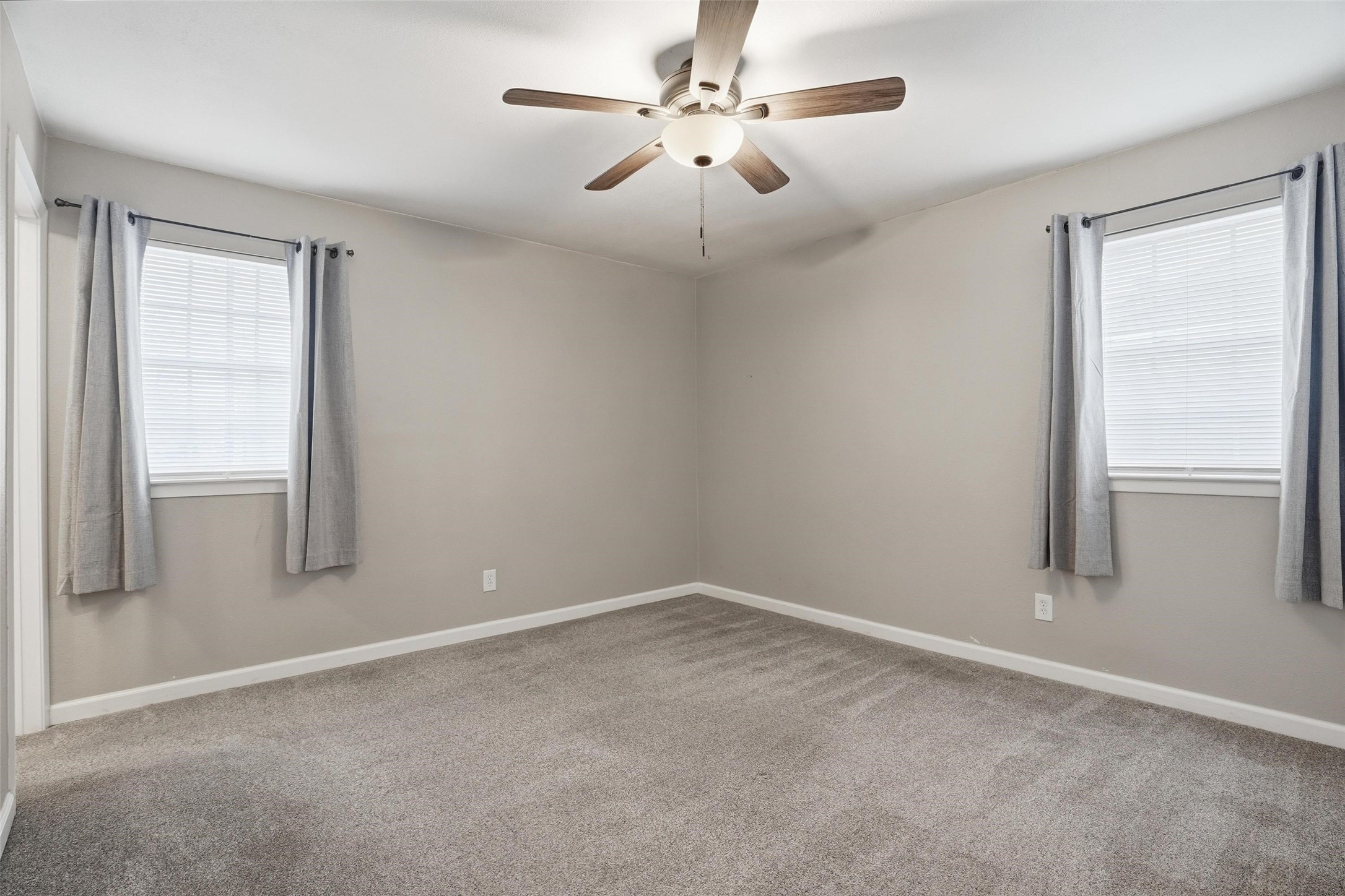 120 NW Suzanne Terrace