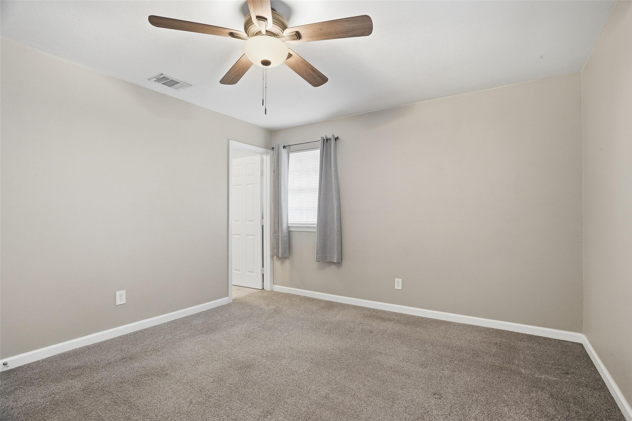 120 NW Suzanne Terrace