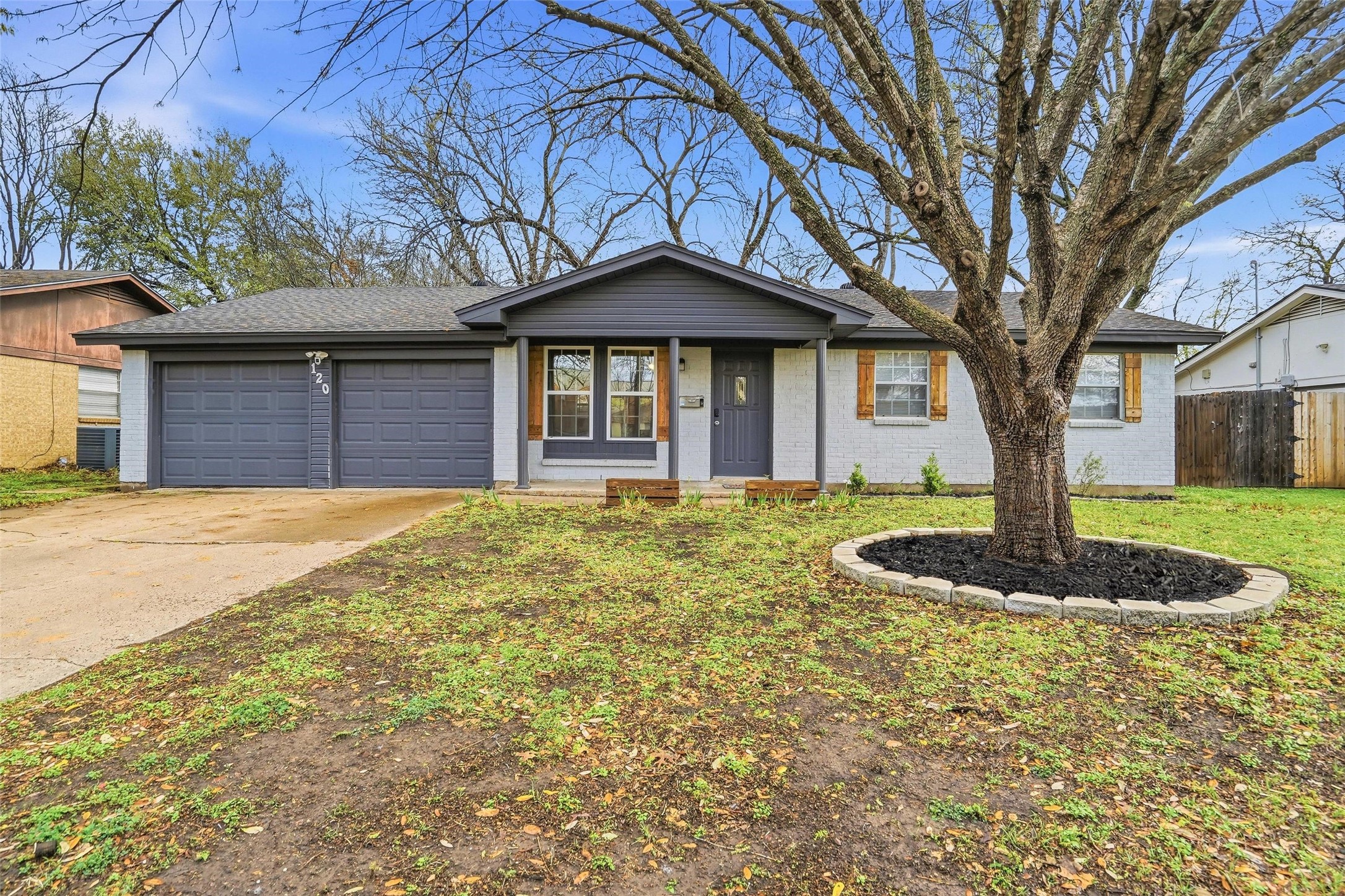 120 NW Suzanne Terrace