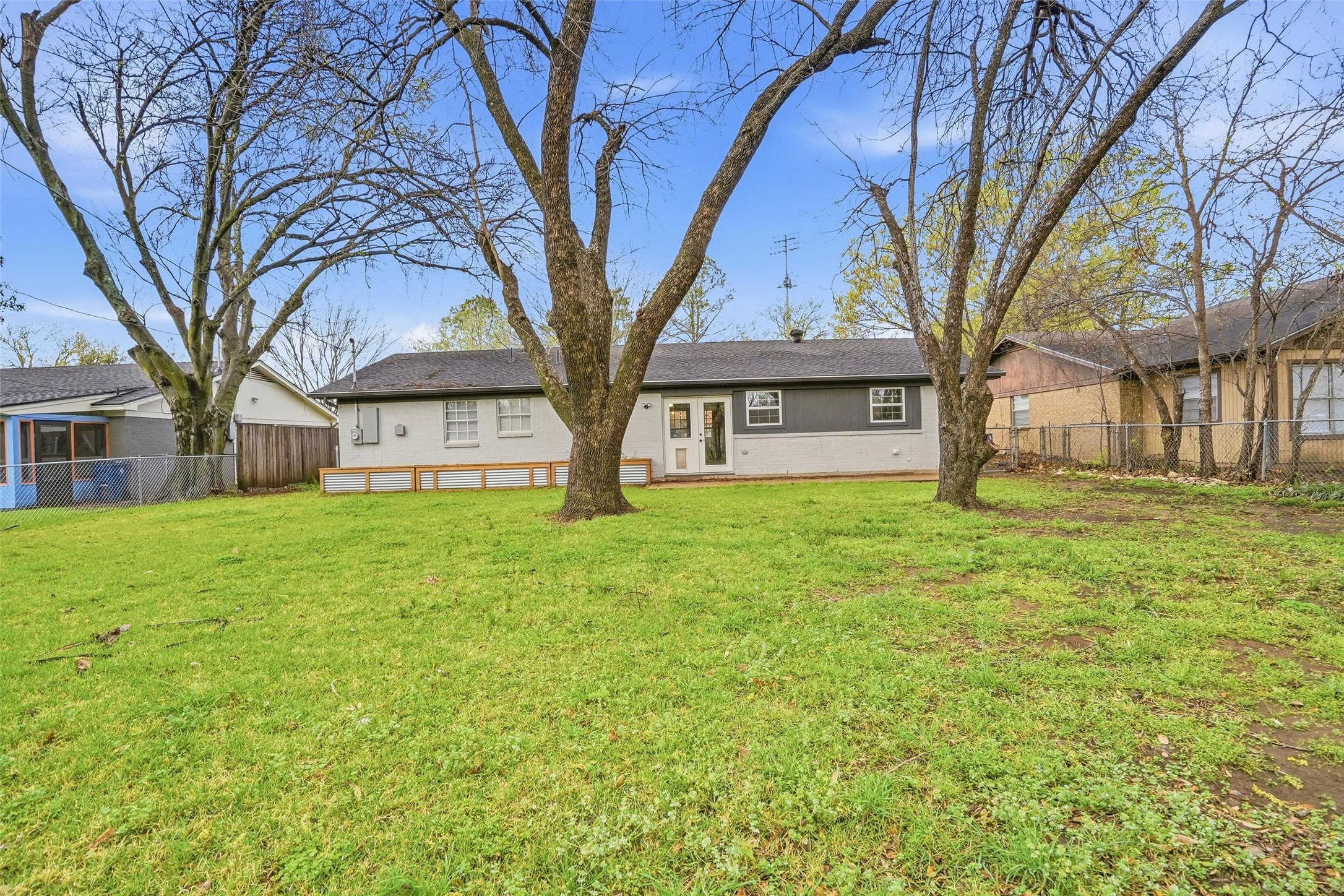 120 NW Suzanne Terrace