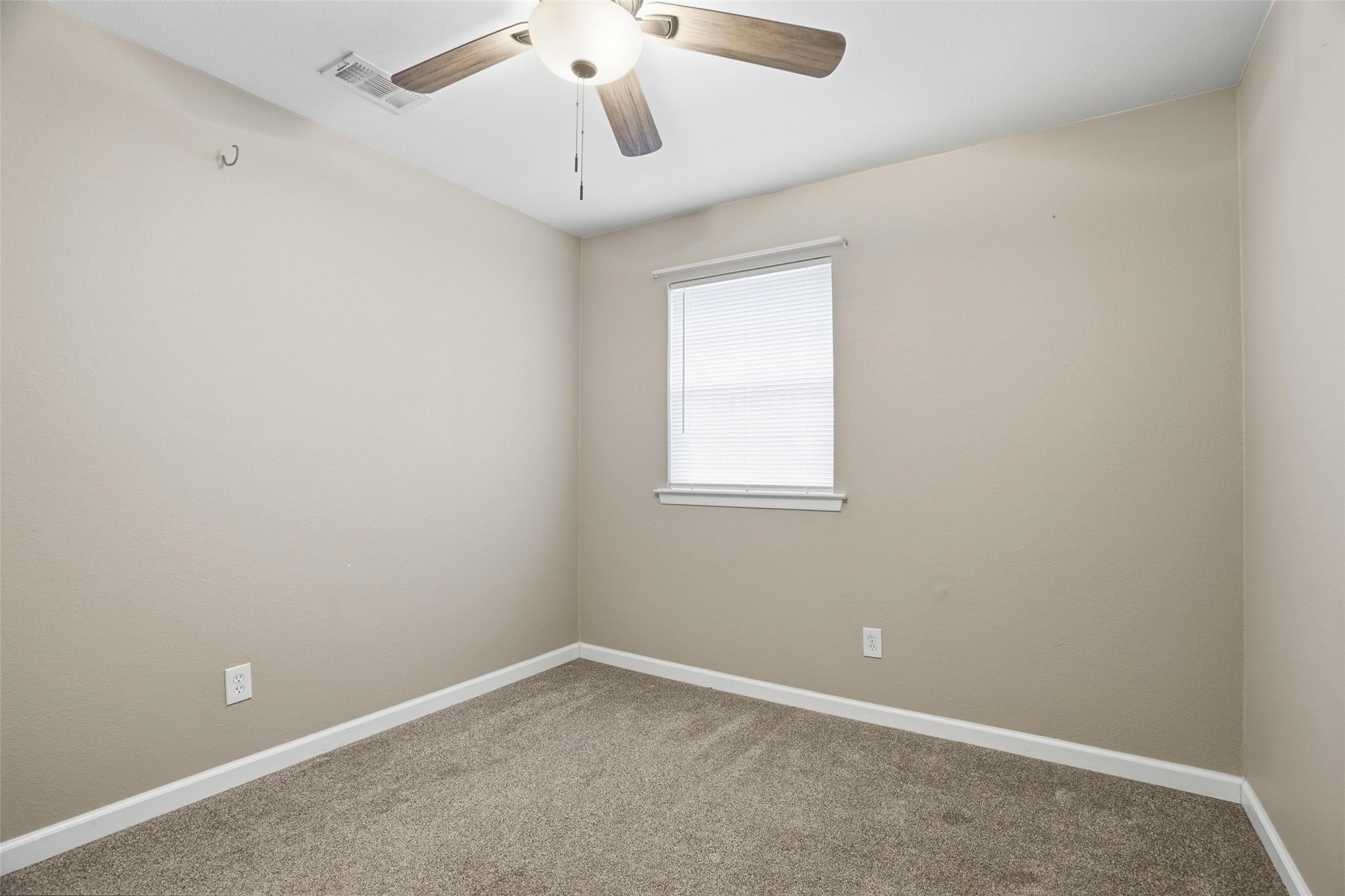 120 NW Suzanne Terrace