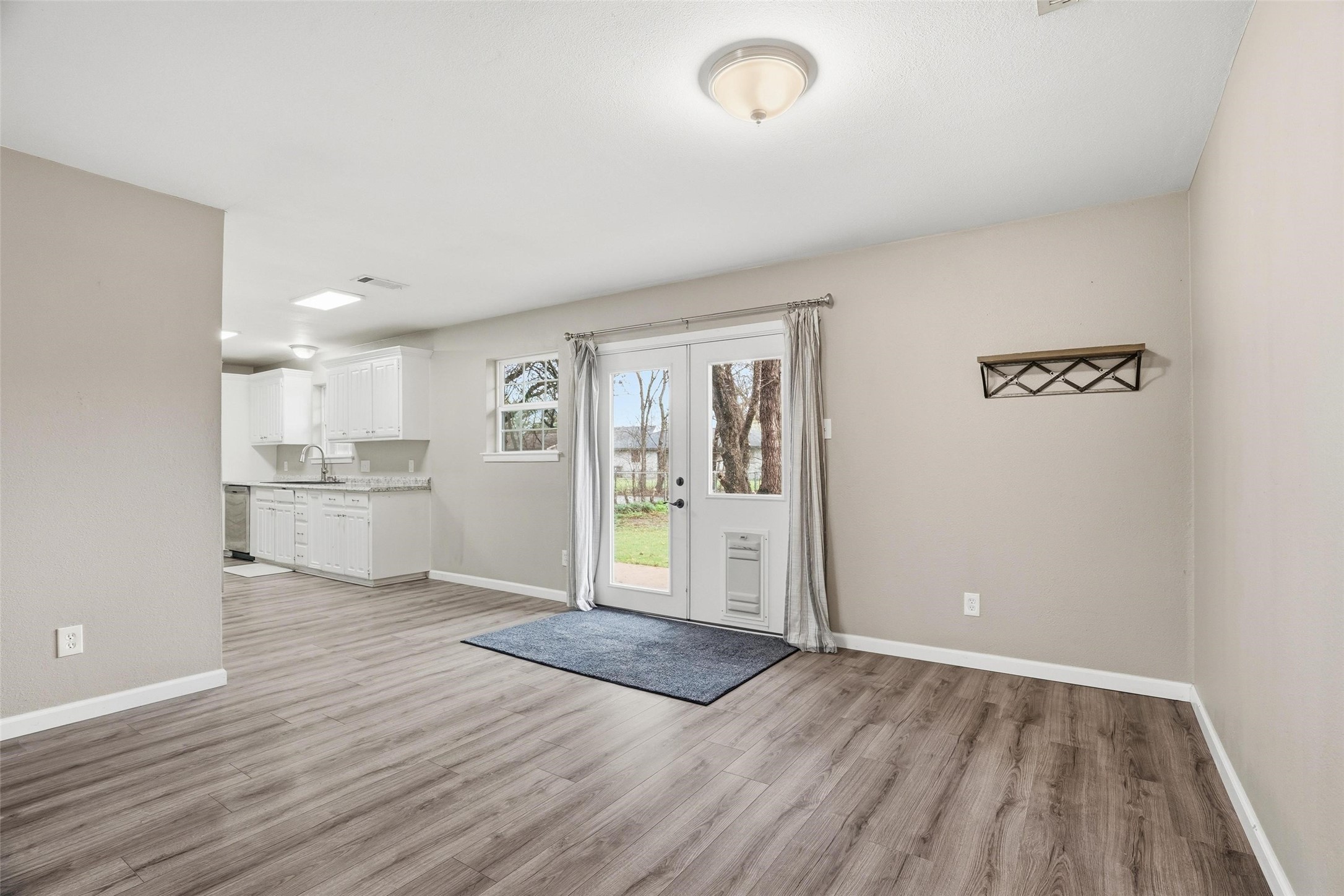 120 NW Suzanne Terrace