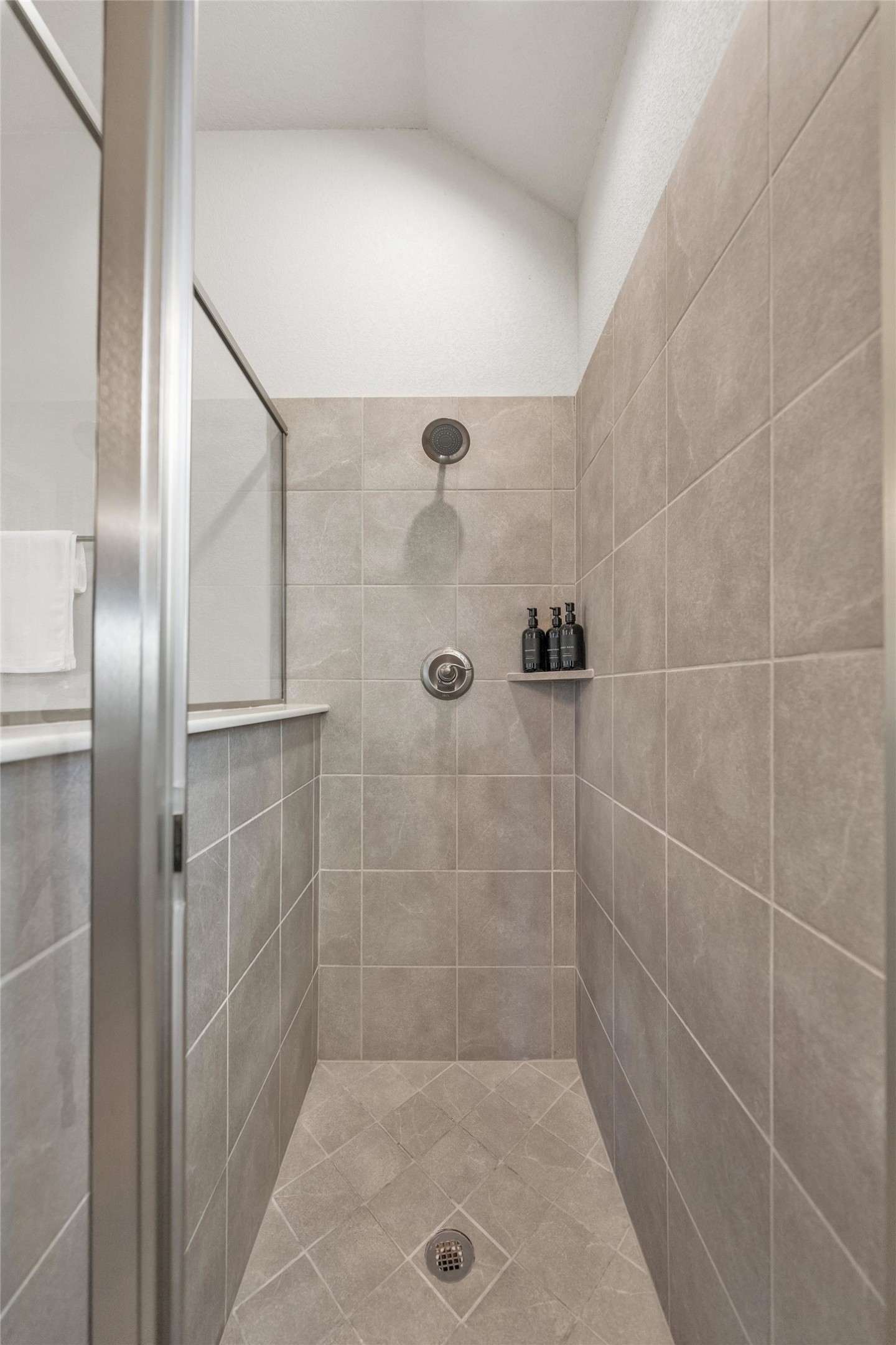 628 Waterford Way