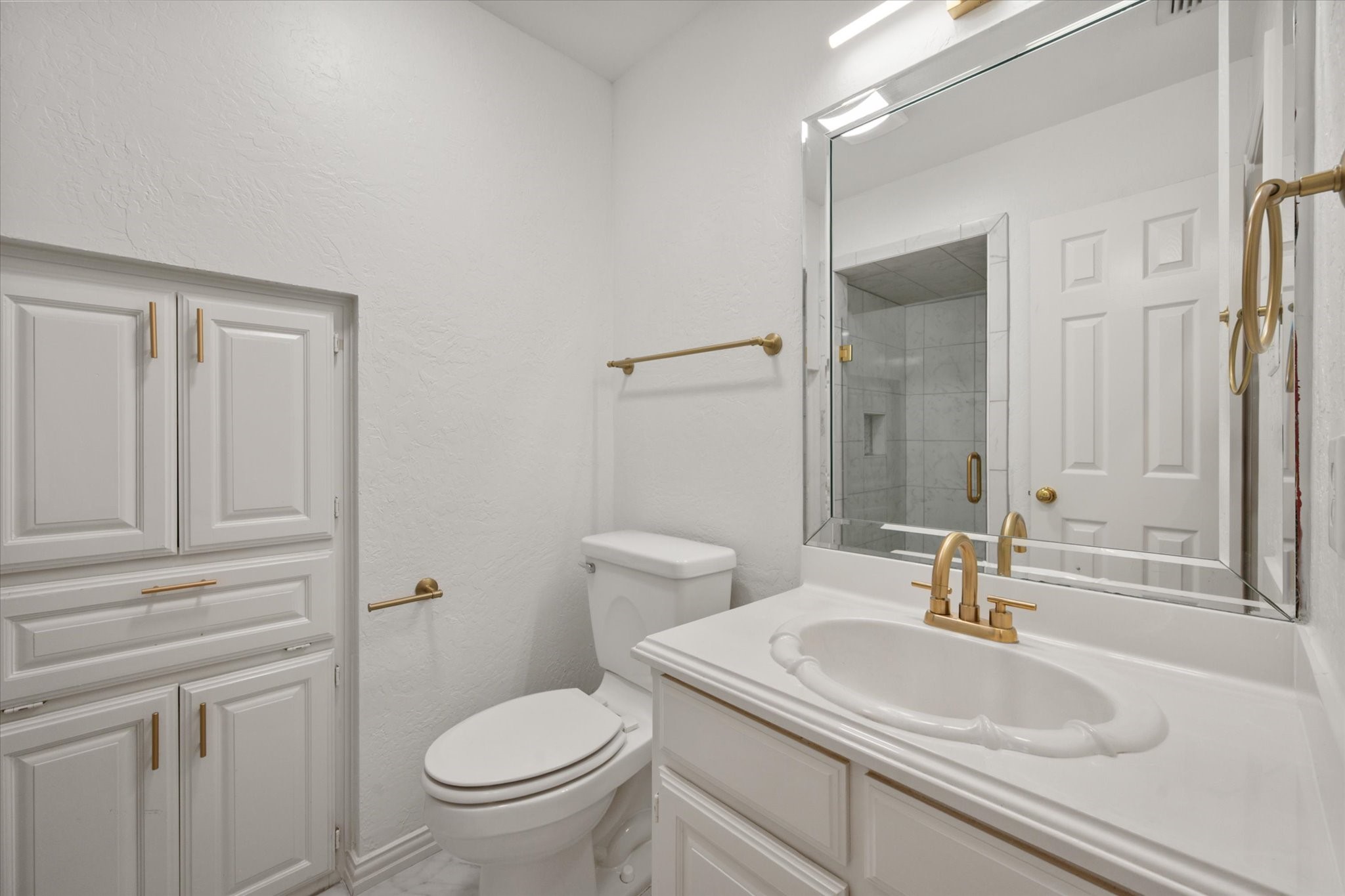 2 Treewood Court