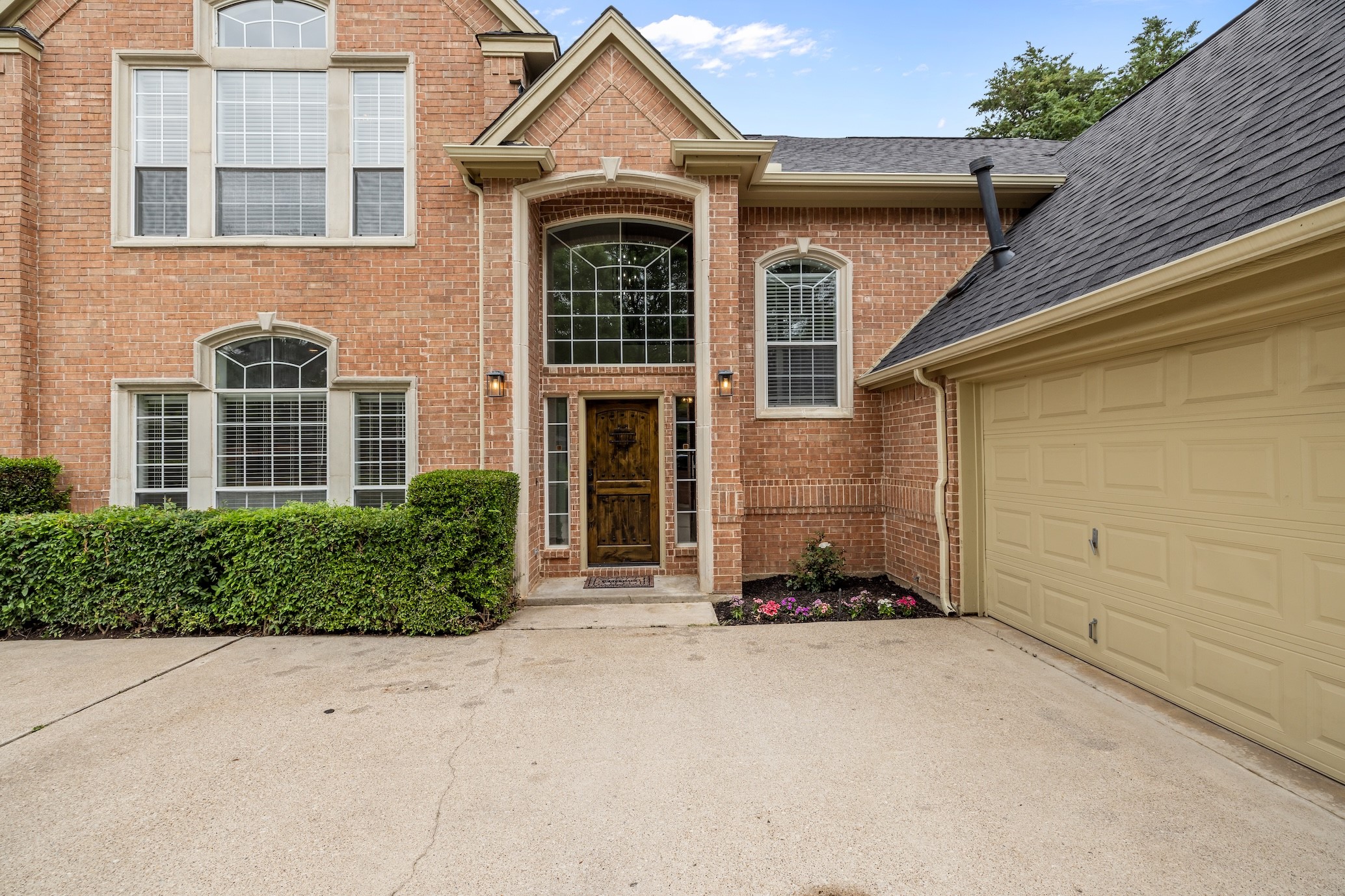 2 Treewood Court
